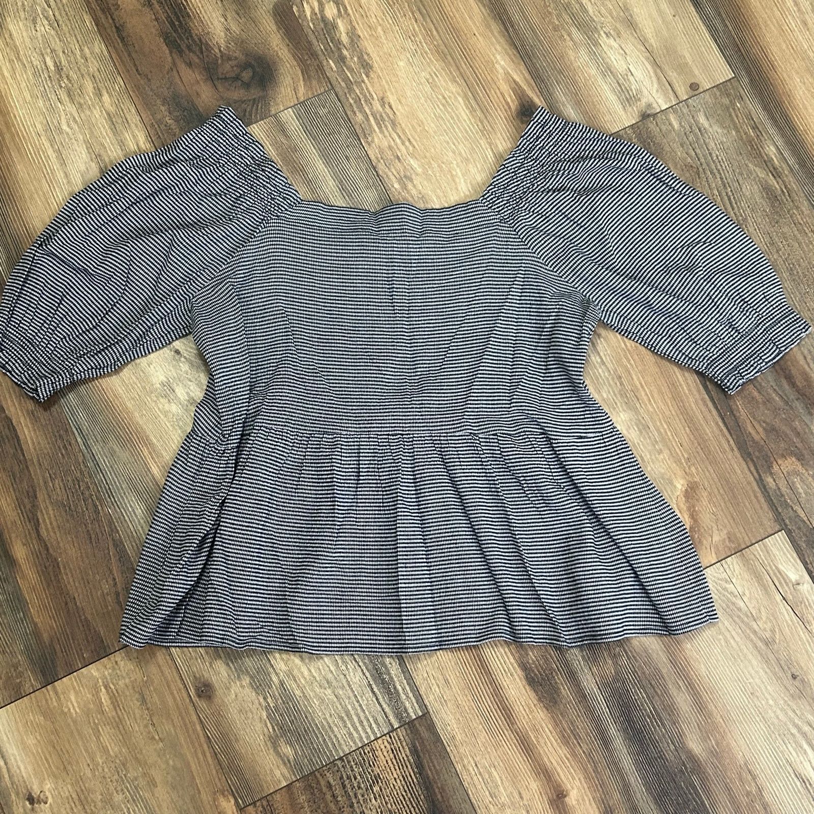 Loft Loft Blouse Smocked Black White Gingham Puff Sleeve Small Size S / US 4 / IT 40 - 2 Thumbnail