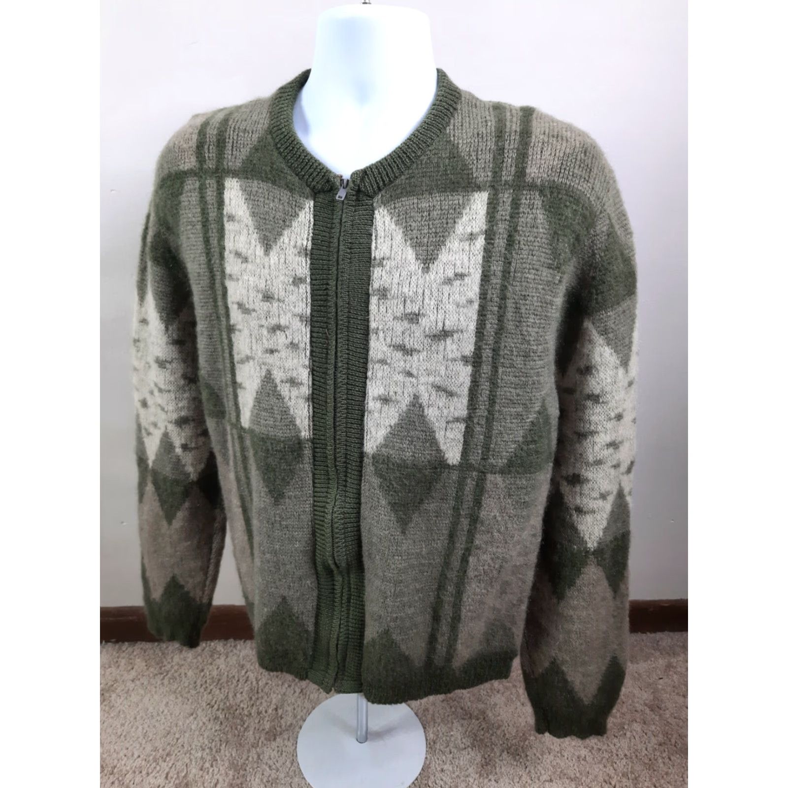 Van Heusen VINTAGE Van Heusen Cardigan Sweater M Acrylic Green Geometric Full Zip USA 70s Mens Size US M / EU 48-50 / 2 - 7 Thumbnail