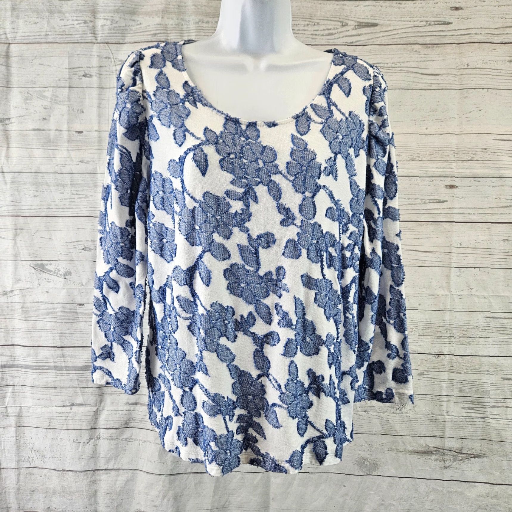 Loft LOFT Ann Taylor Womens Blouse Top Blue White Floral Textured Cotton Blend Size Large L Scoop Neck Holiday 90s? Size L / US 10 / IT 46 - 2 Thumbnail