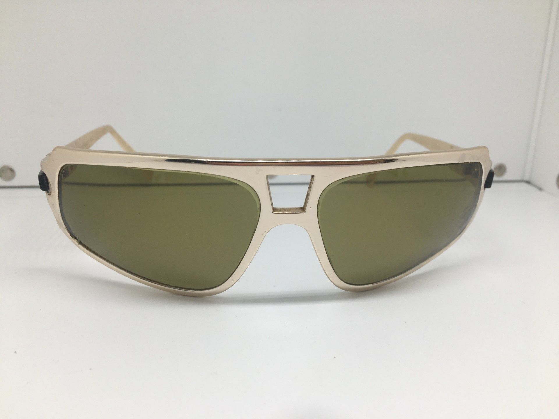 Yves Saint Laurent '71 MOD YVES SAINT LAURENT X RENAULD U.S.A. SUNGLASSES RARE Size ONE SIZE - 4 Thumbnail