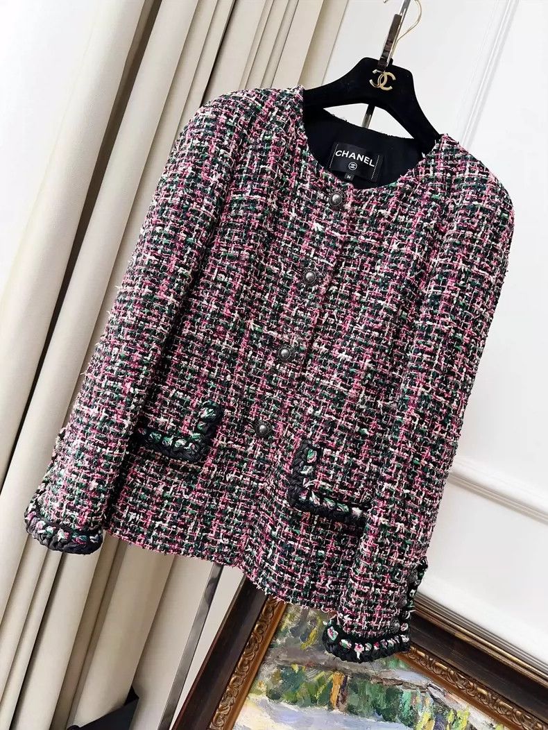Chanel Chanel 19p Early spring pink purple and green mixed color Size XS / US 0-2 / IT 36-38 - 1 Thumbnail