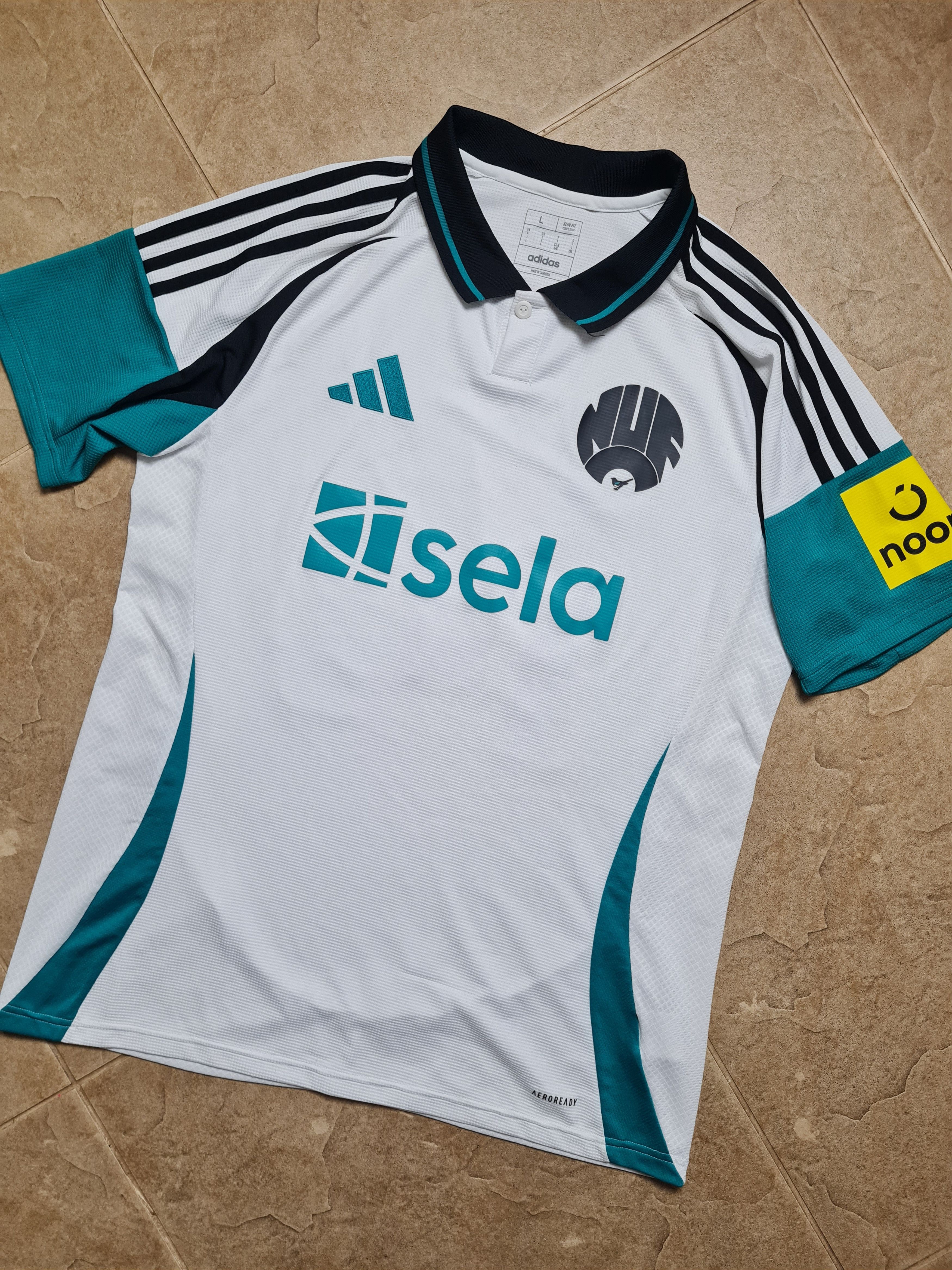 Adidas Adidas Newcastle United 24/25 Third Authentic ISAK #14 Size US L / EU 52-54 / 3 - 6 Thumbnail