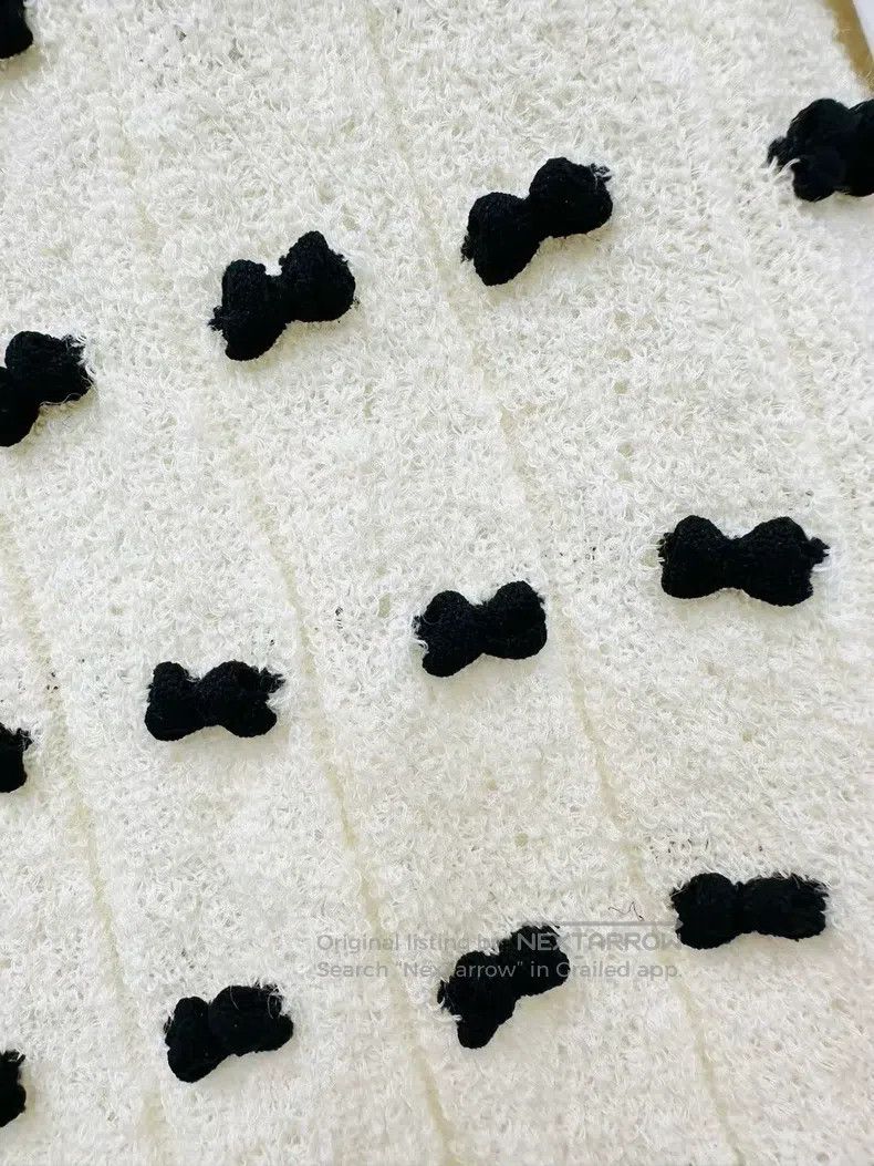 Chanel Chanel 25k metres white round neck long-sleeved bow knitte Size XS / US 0-2 / IT 36-38 - 7 Thumbnail