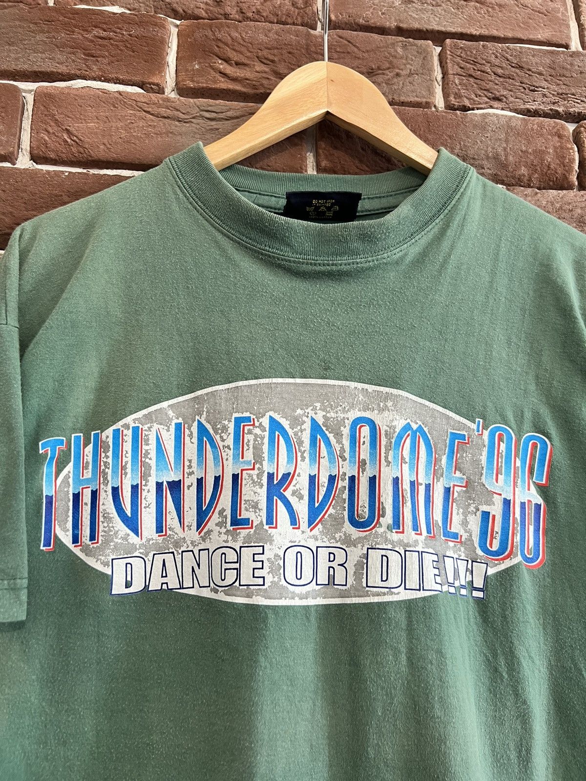 Band Tees Rare Vintage 1996 Thunderdome Dance Die Gabber Band Tshirt Size US L / EU 52-54 / 3 - 5 Thumbnail