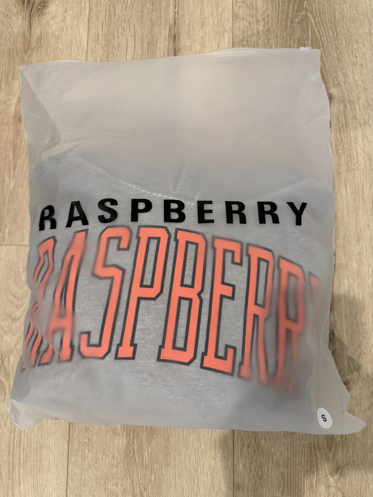 Other GV RASPBERRY HILL HOODIE Size US S / EU 44-46 / 1 - 1 Thumbnail