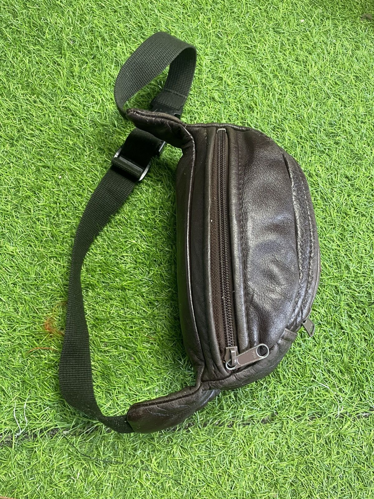 Vintage Authentic JAPAN waist bag leather Size ONE SIZE - 2 Thumbnail