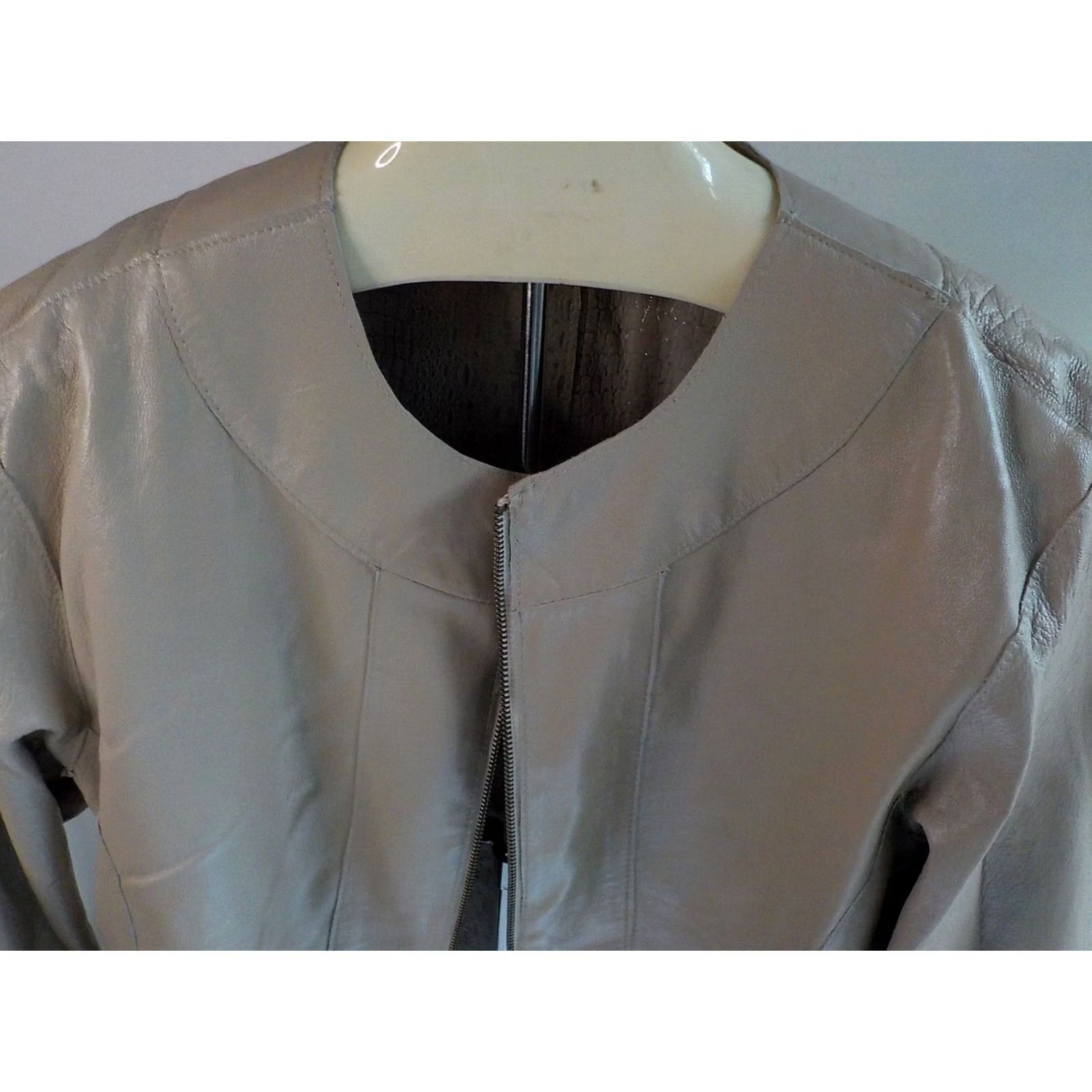 Vintage Chico's Full Zipper Reversible Leather Jacket-Solid/Animal Print Beige SZ 2 Jacket Womens Leather Reversible Beiges Size XS / US 0-2 / IT 36-38 - 6 Thumbnail