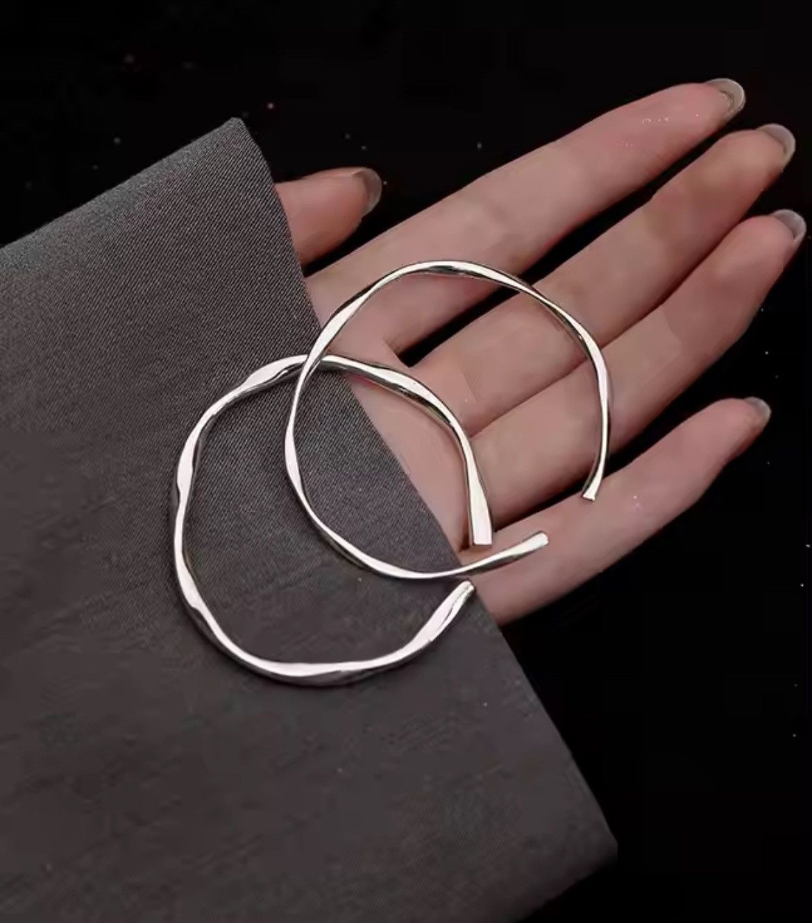 Jewelry Irregular Texture Bangle Cuff Bracelet Size ONE SIZE - 2 Thumbnail