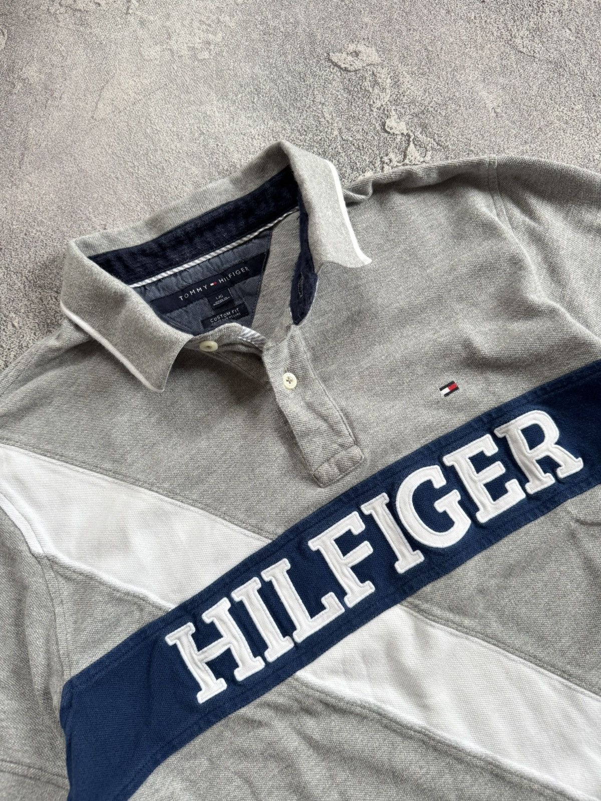 Tommy Hilfiger × Vintage Tommy Hilfiger L big logo polo tee T-shirt jersey rugby Size US L / EU 52-54 / 3 - 7 Thumbnail