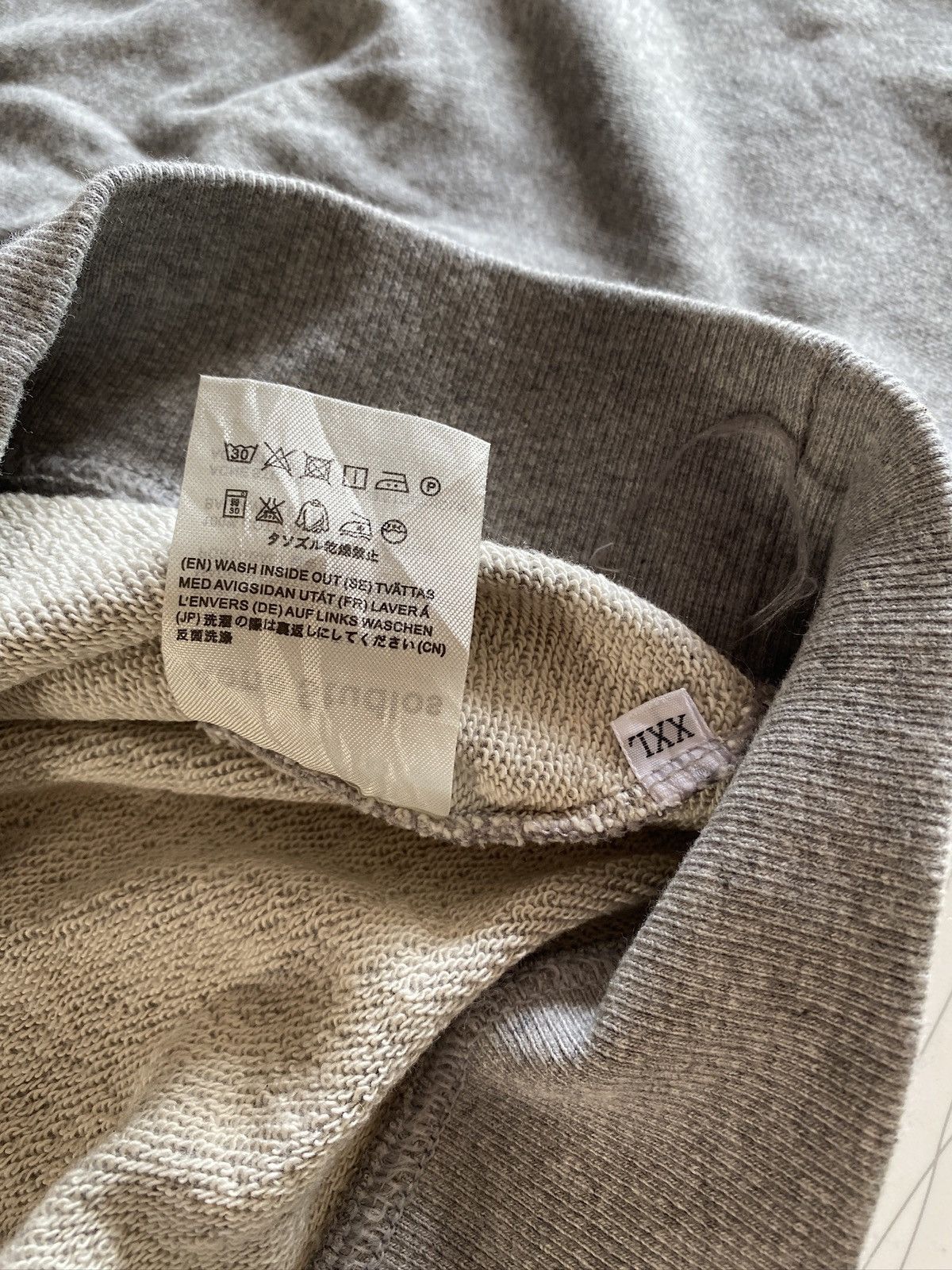 Acne Studios Vintage Acne Studio Sweatshirt Fairview Face Crawneck Size US XXL / EU 58 / 5 - 9 Thumbnail