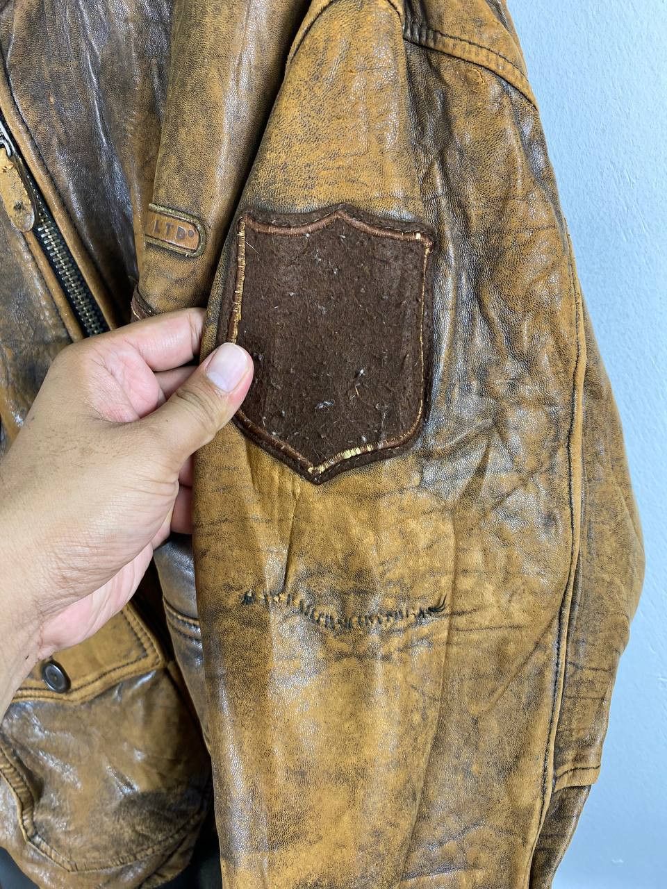 Avirex vintage avirex us air force leather jacket distressed Size US M / EU 48-50 / 2 - 8 Thumbnail