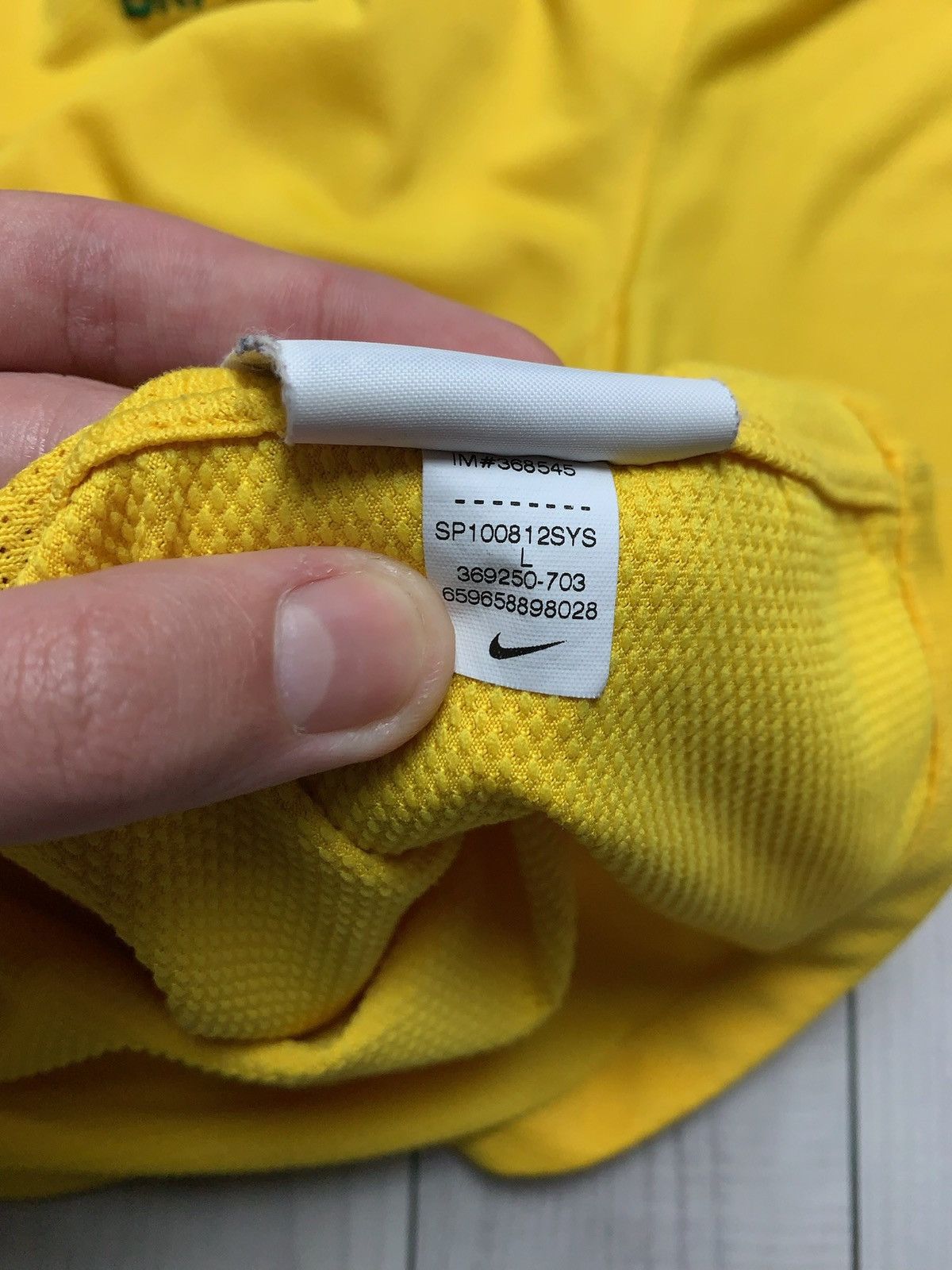 Nike × Vintage Vintage Nike Brazil soccer jersey size L logo Brasil Size US L / EU 52-54 / 3 - 5 Thumbnail