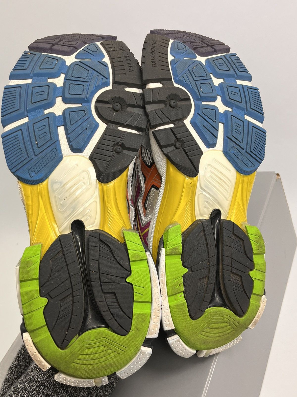 Balenciaga RUNNER MESH MULTICOLOUR SNEAKERS Size US 9 / EU 42 - 5 Thumbnail