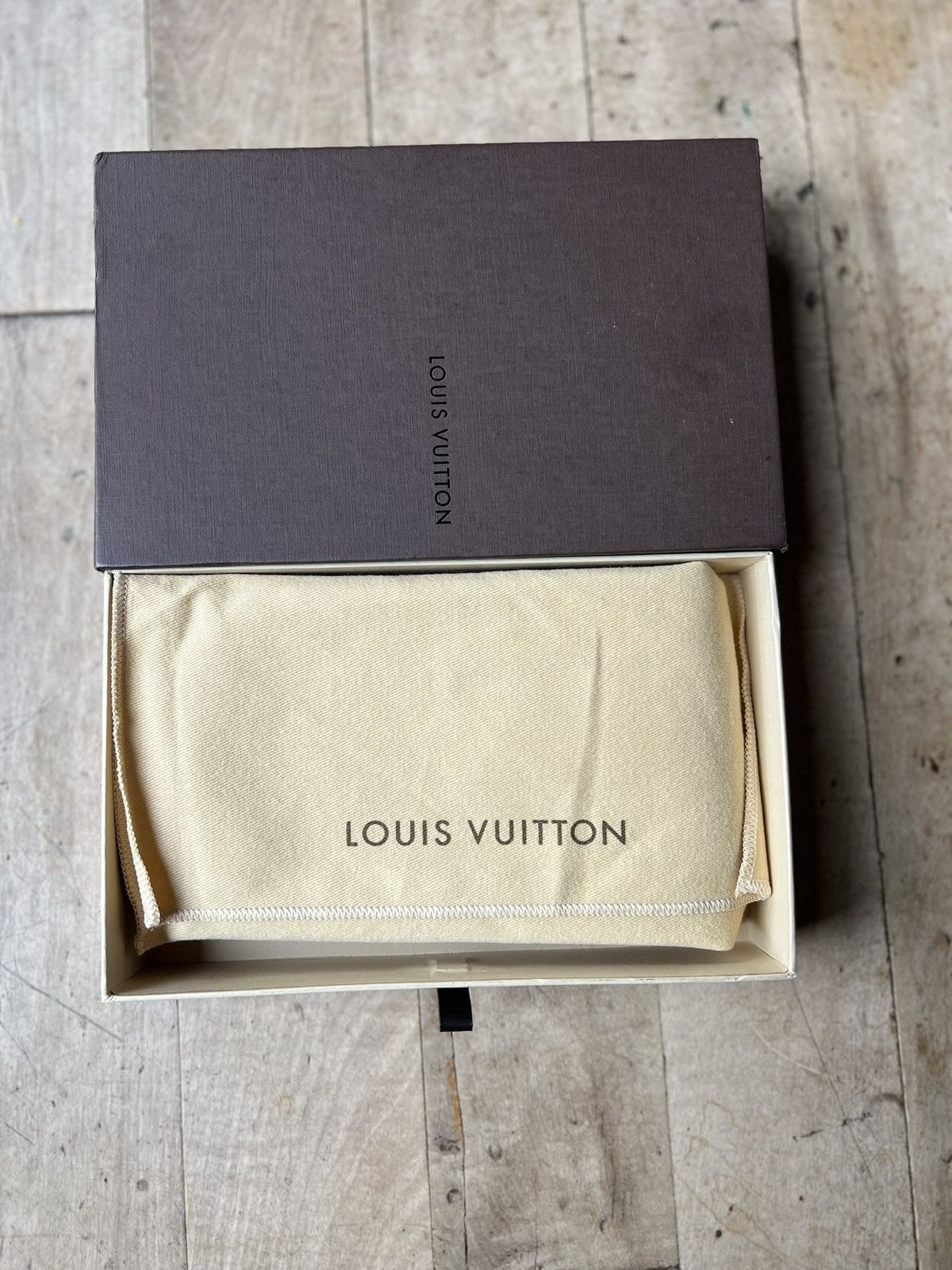 Louis Vuitton Louis Vuitton Sarah Long Wallet In Monogram Vernis Rouge Size ONE SIZE - 7 Thumbnail