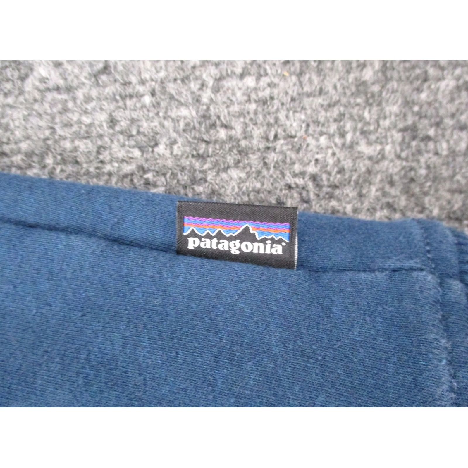 Patagonia Patagonia Hoodie Sweatshirt Men M Blue Logo Pullover Hooded Knit Thermal Casual Graphic Print 39584 Mens Size US M / EU 48-50 / 2 - 7 Thumbnail