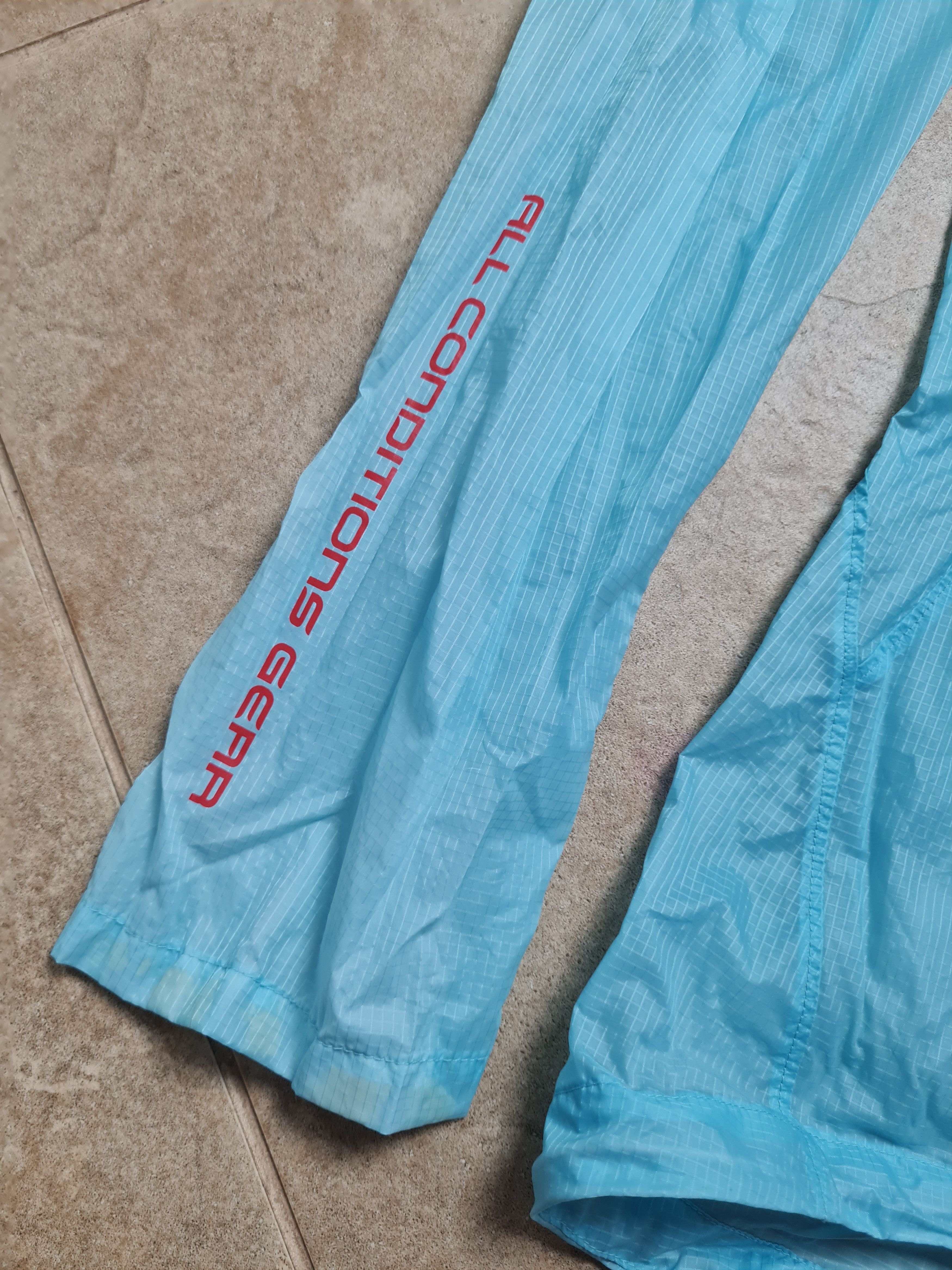 Nike ACG Nike ACG Women’s Ultra Light Windrunner Jacket Blue Size S / US 4 / IT 40 - 3 Thumbnail