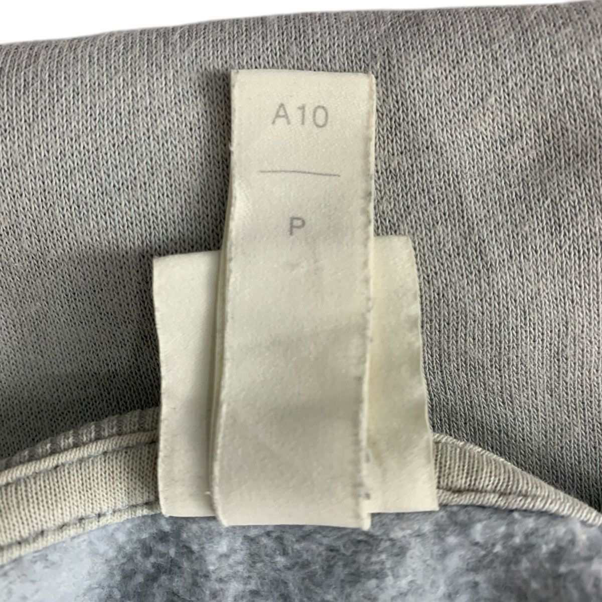 H&M ArchivalClothing H&M Fashion Brand Streetwear Sweashirt Size L / US 10 / IT 46 - 14 Thumbnail