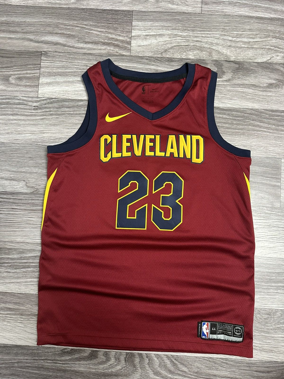 Nike Nike NBA Cleveland Cavaliers James 23 Swingman size M hype Size US M / EU 48-50 / 2 - 1 Thumbnail