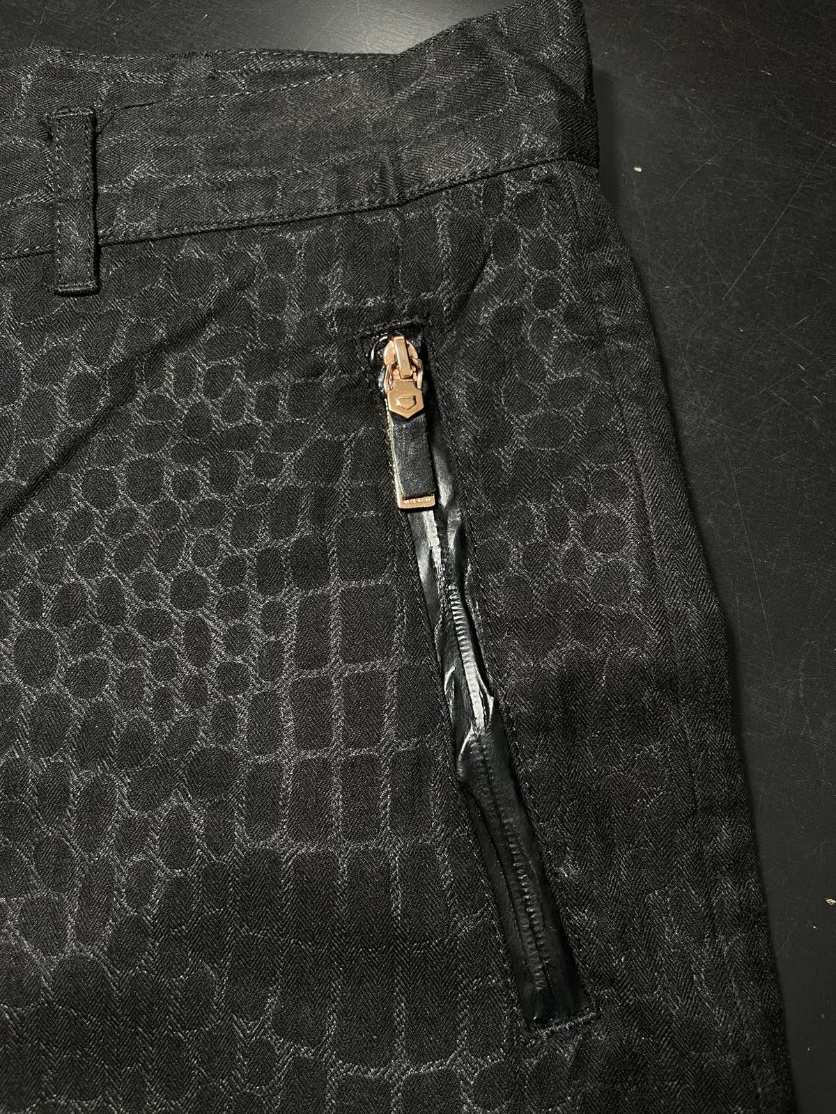 Givenchy Givenchy Crocodile-Embossed Textured Pants Size 34" / US 12 / IT 48 - 8 Thumbnail