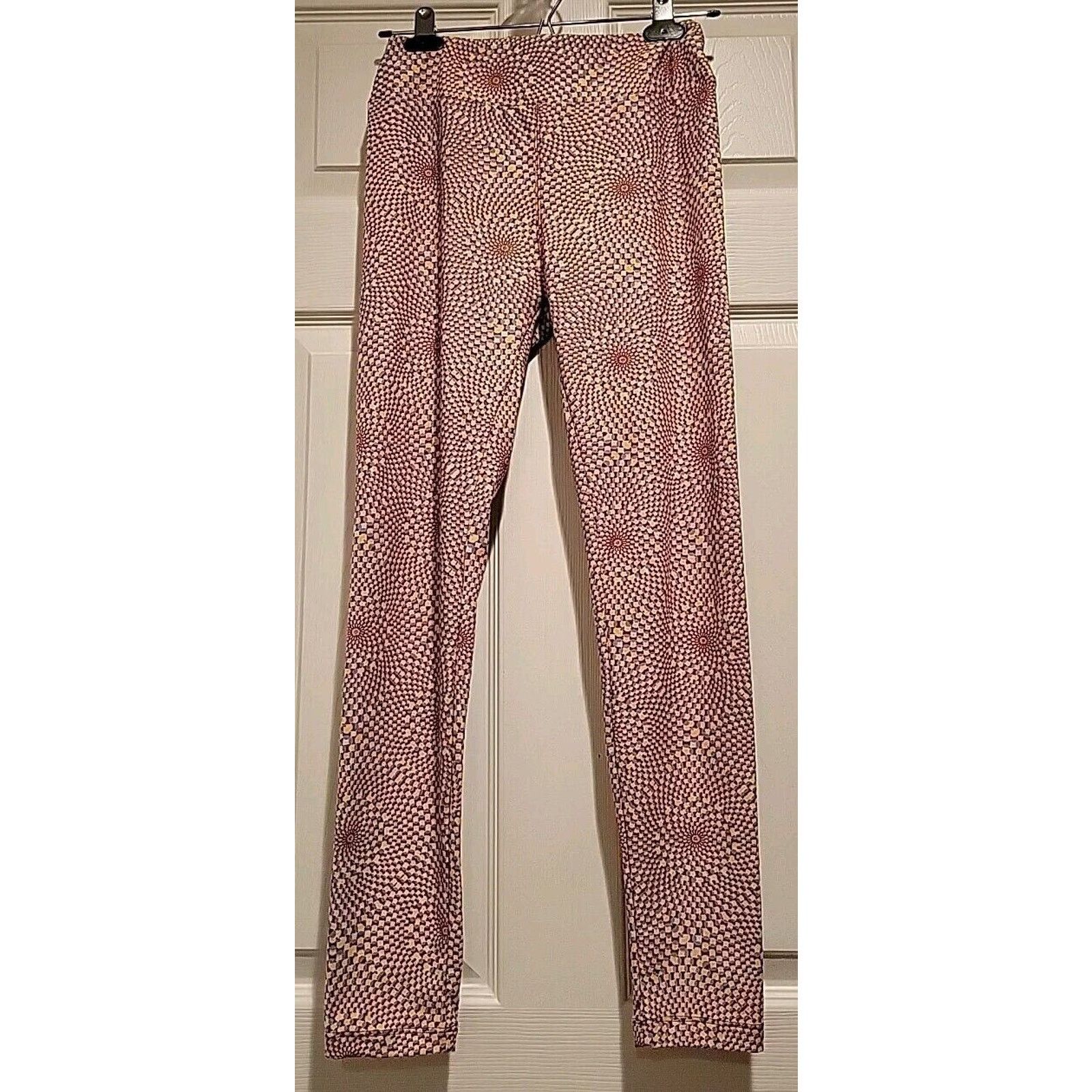 Other Woman’s Active Wear LuLaRoe Spiral Leggings One Size Size 28" / US 6 / IT 42 - 1 Thumbnail
