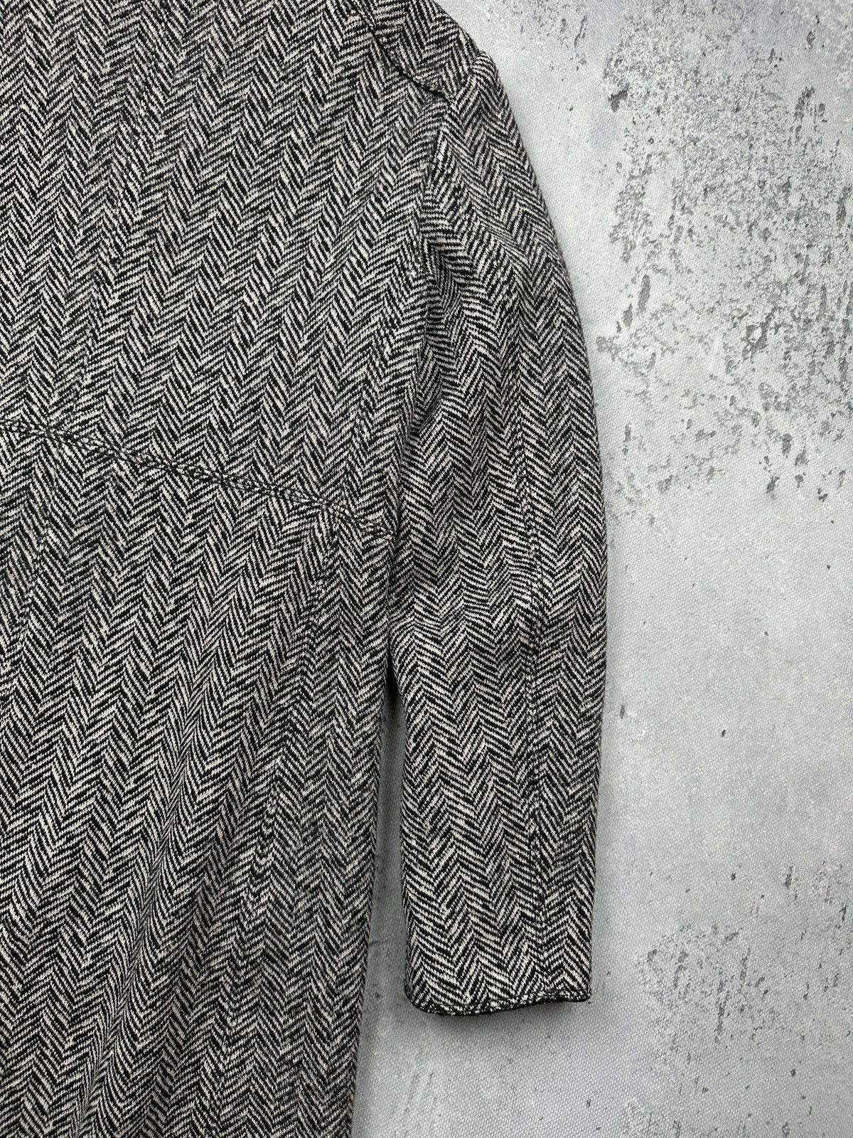 Weekend Max Mara Vintage Max Mara Weekend Herringbone Wool Coat Rare Classic Size M / US 6-8 / IT 42-44 - 7 Thumbnail
