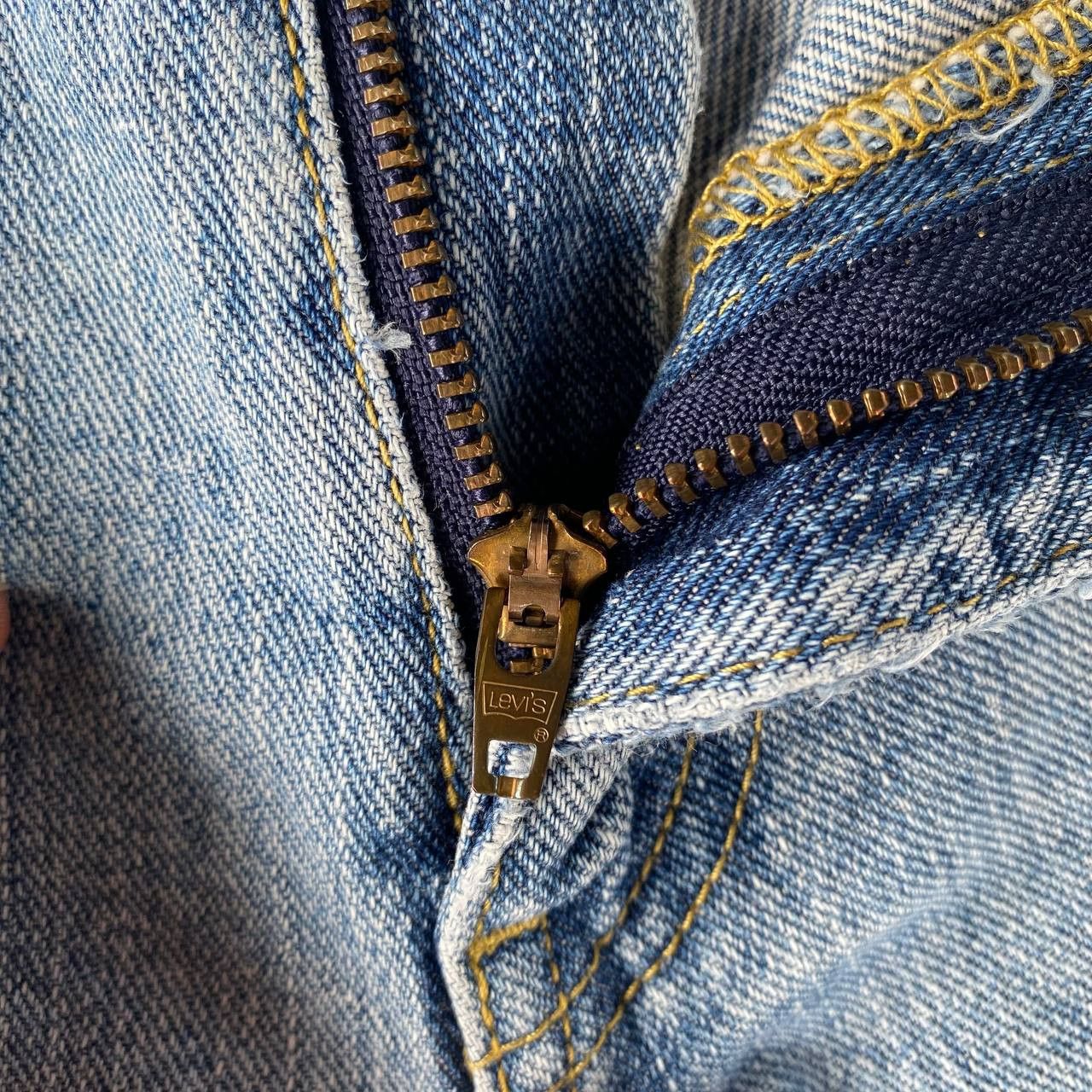 Levi's VINTAGE LEVIS DENIM LOT 533 DISTRESSED JEAN LIGHTWASH Size US 30 / EU 46 - 8 Thumbnail
