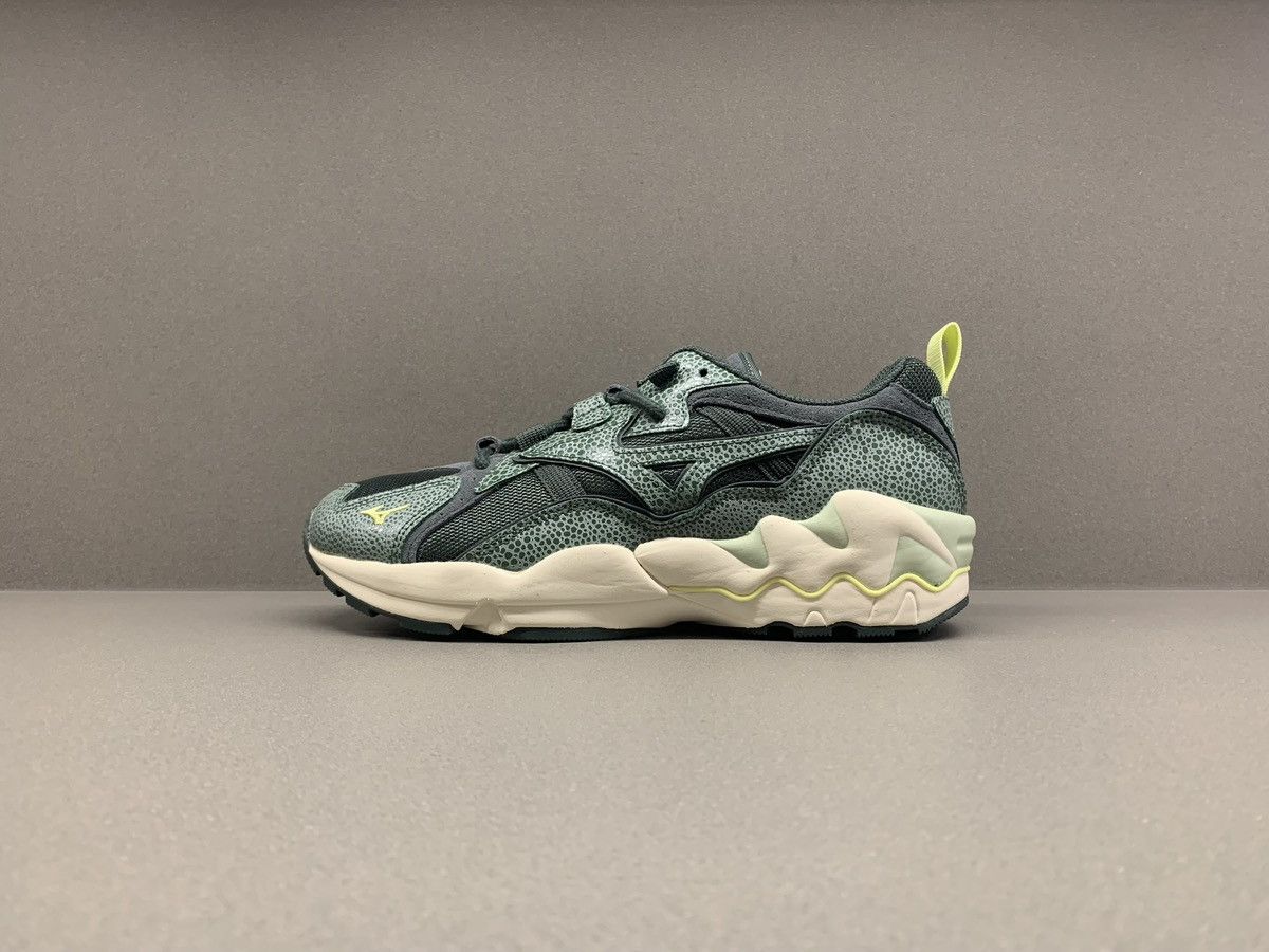 Mizuno Mizuno Wave Rider 1 S Frog Size US 9 / EU 42 - 5 Thumbnail