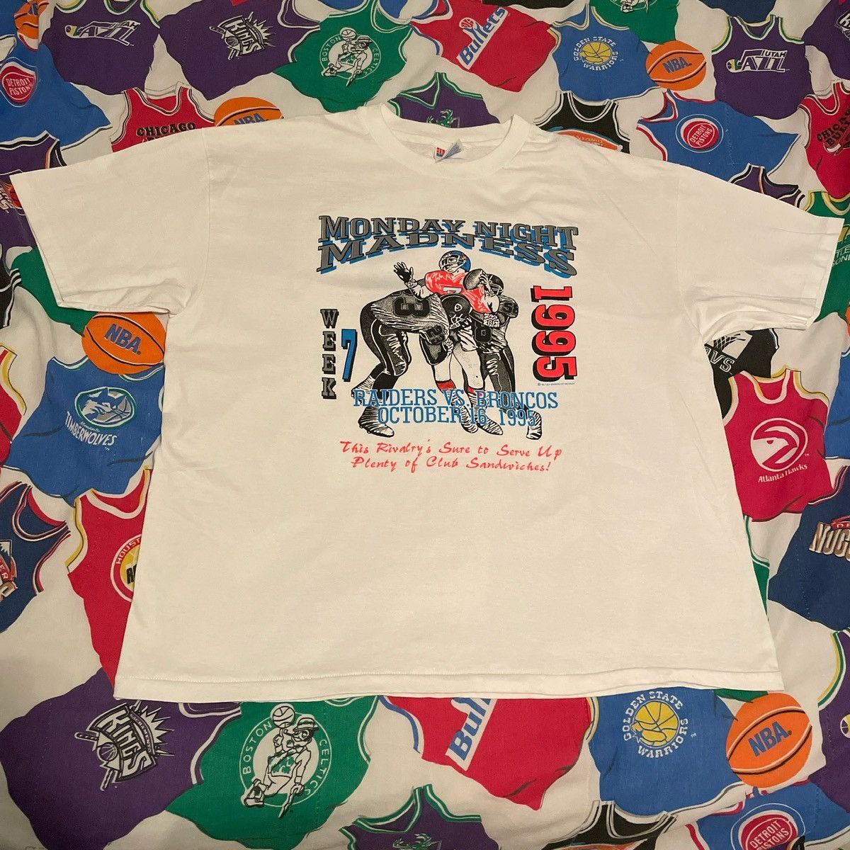 NFL × Vintage Vintage NFL 1995 Denver Broncos vs Oakland Raiders Tee Size US XL / EU 56 / 4 - 1 Thumbnail