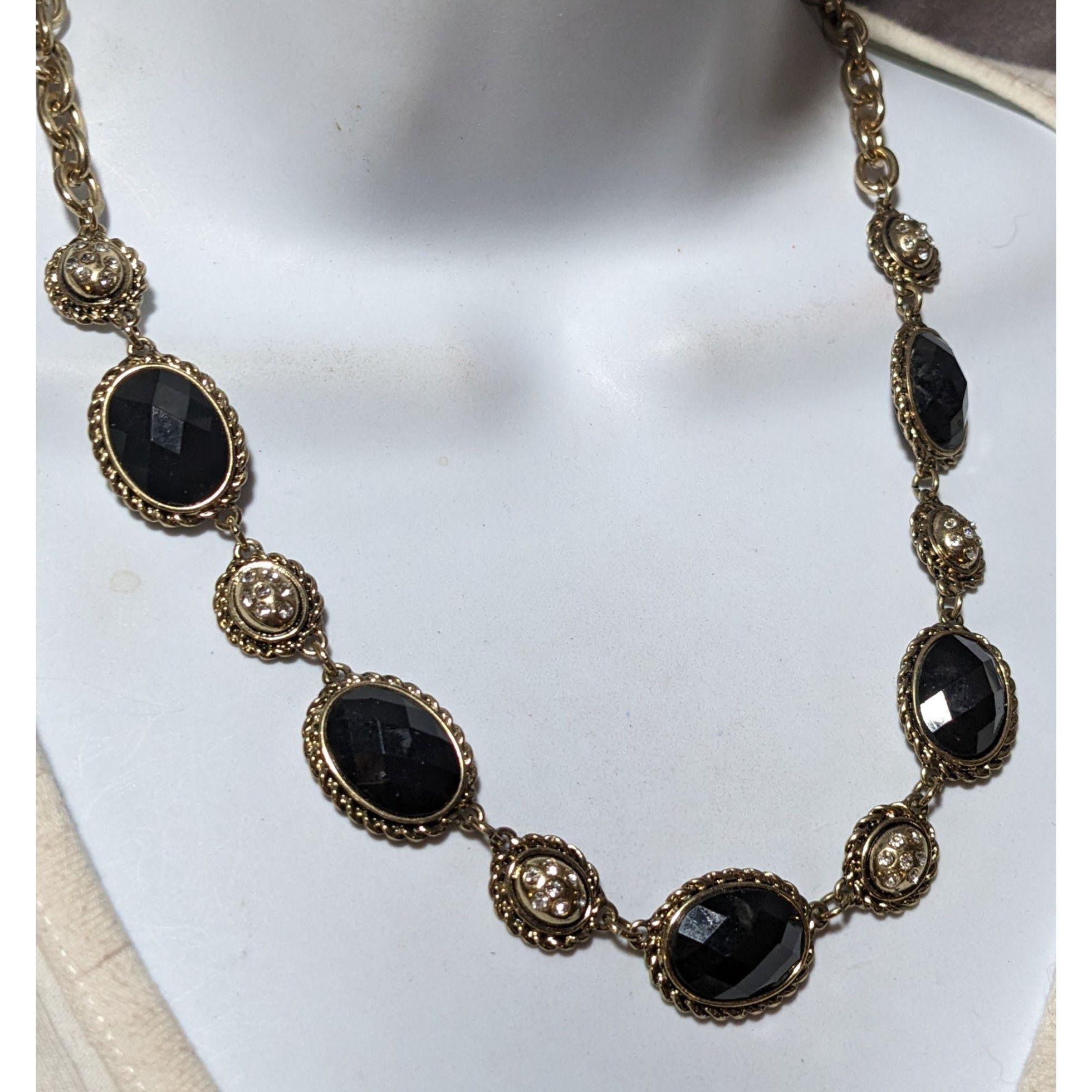 Jones New York Vintage Glam Jones New York Gold Gemmed Necklace Size ONE SIZE - 6 Thumbnail