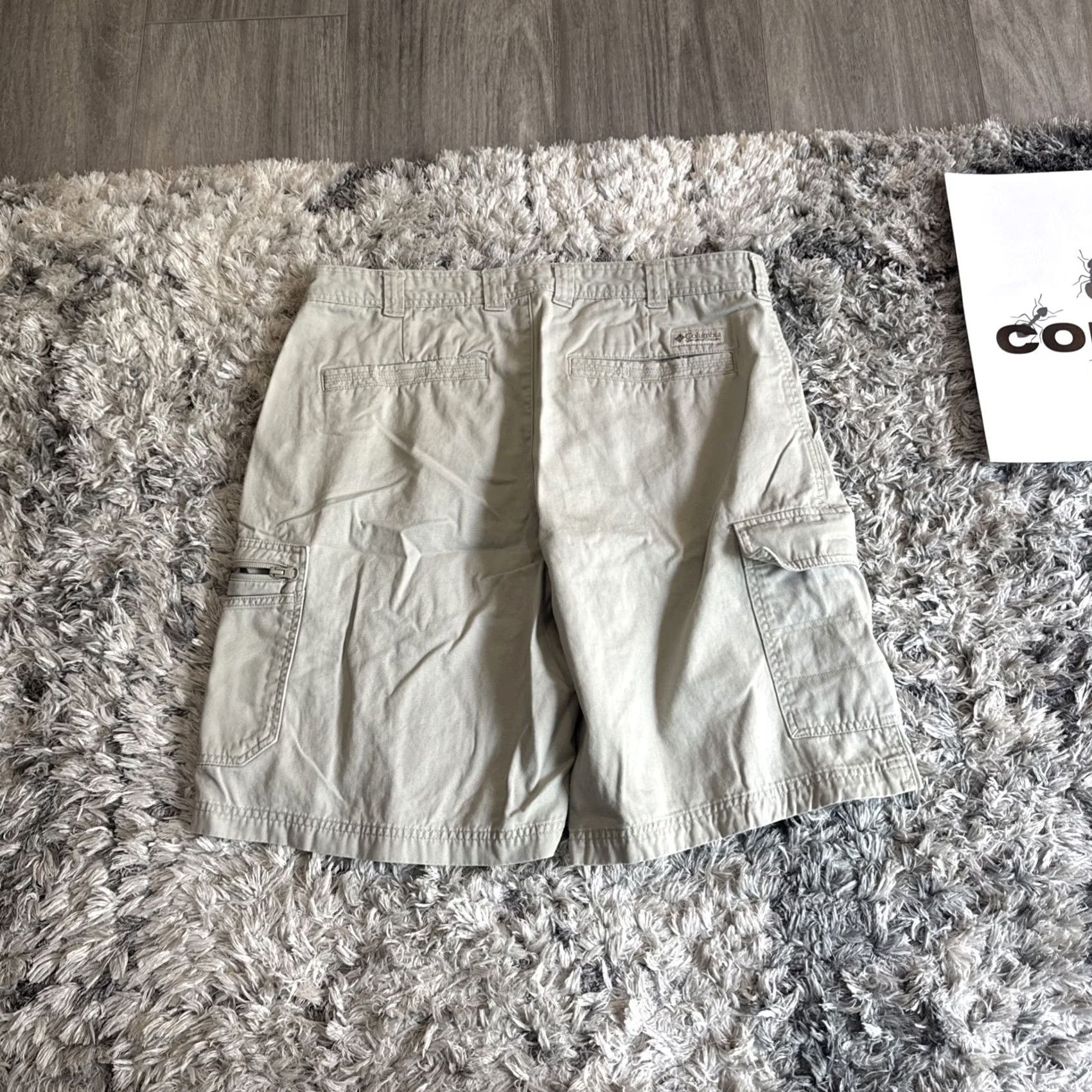 Vintage VINTAGE Columbia Cargo Shorts Men's Gray 36 Casual Multi Pocket Y2K 2000s Rare Mens Size US 36 / EU 52 - 7 Thumbnail