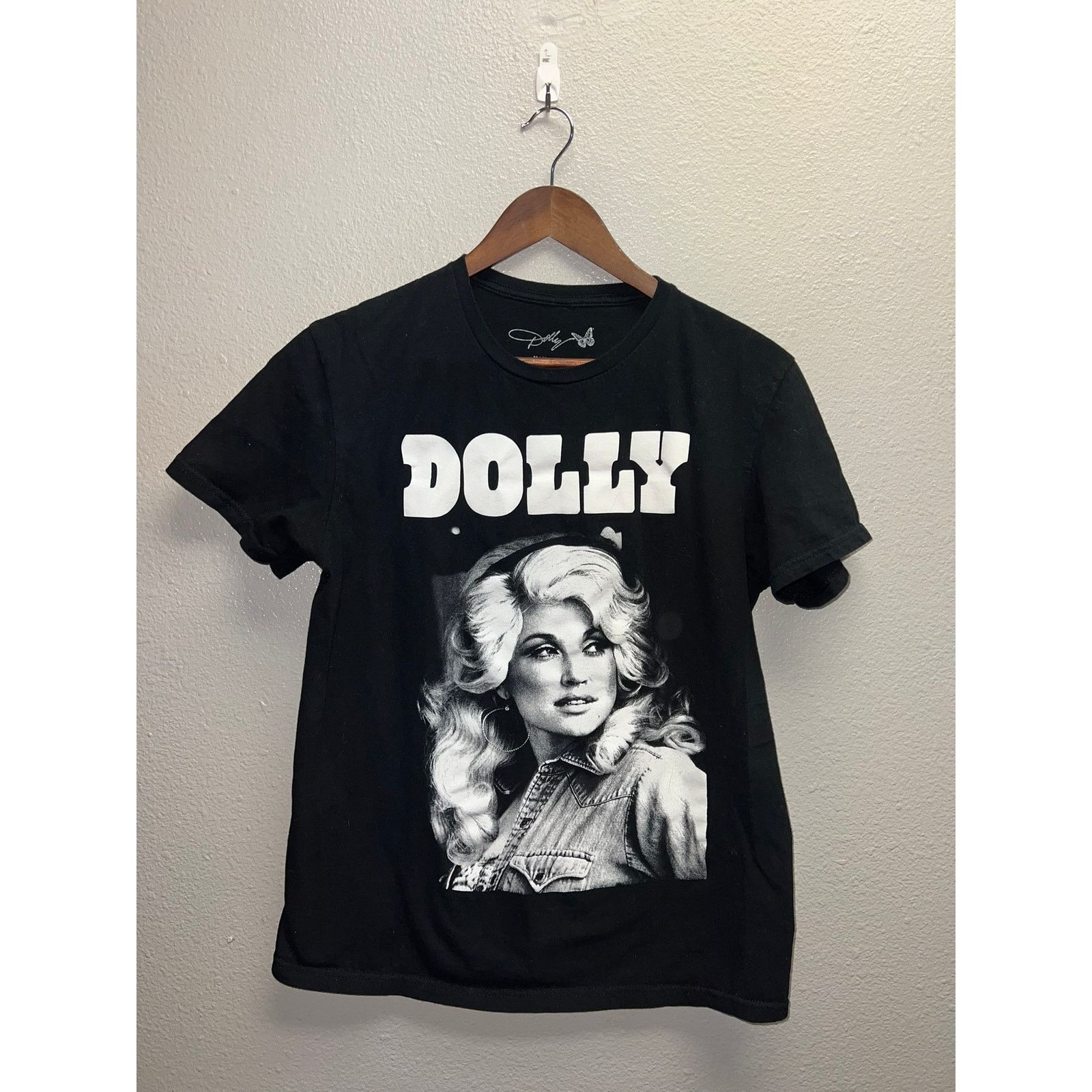 Band Tees Dolly Parton Shirt Country Musician Black Graphic Tee Medium Size US M / EU 48-50 / 2 - 1 Thumbnail