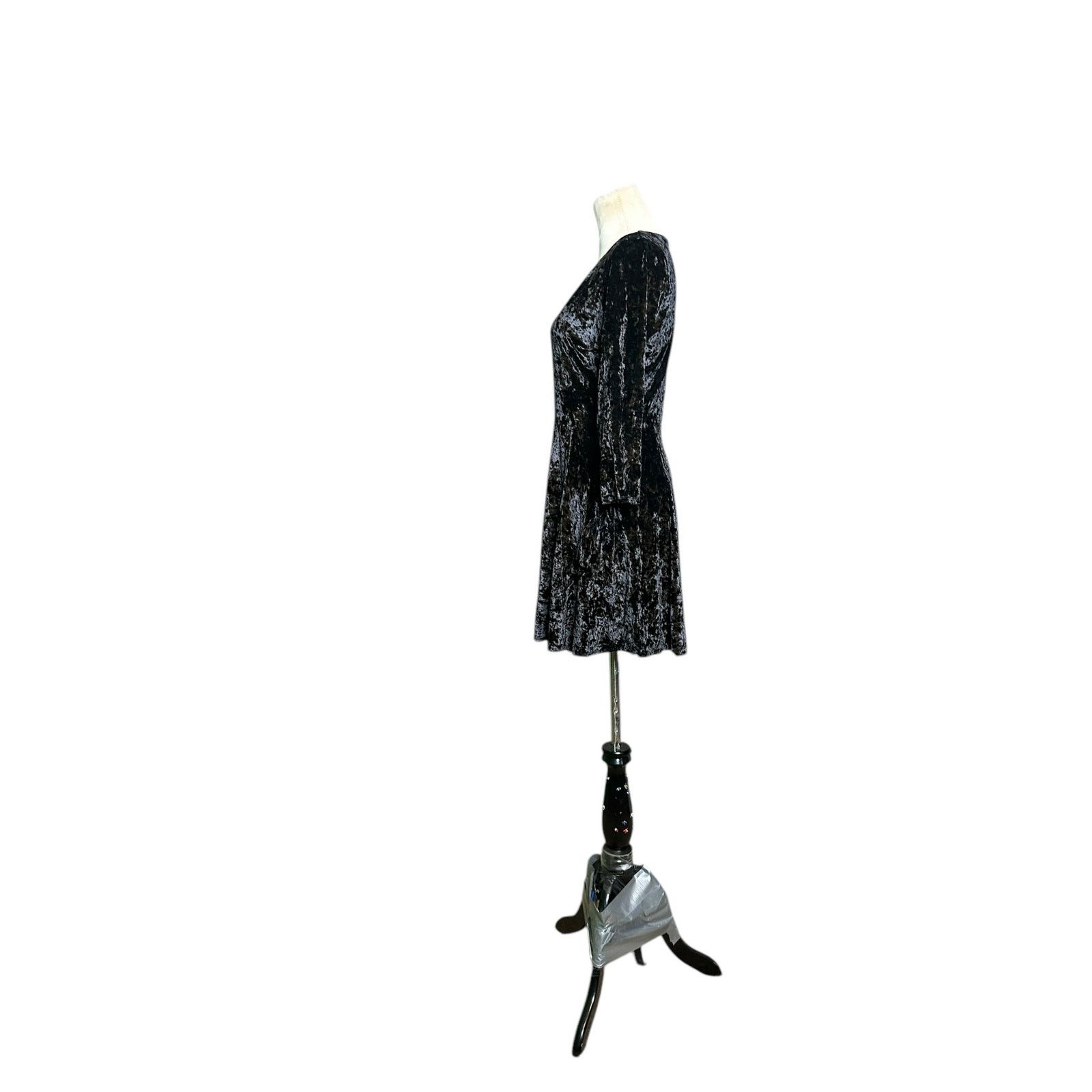 Nanette Lepore Nanette Lepore velvet fit and flare mini dress size M Size M / US 6-8 / IT 42-44 - 13 Thumbnail