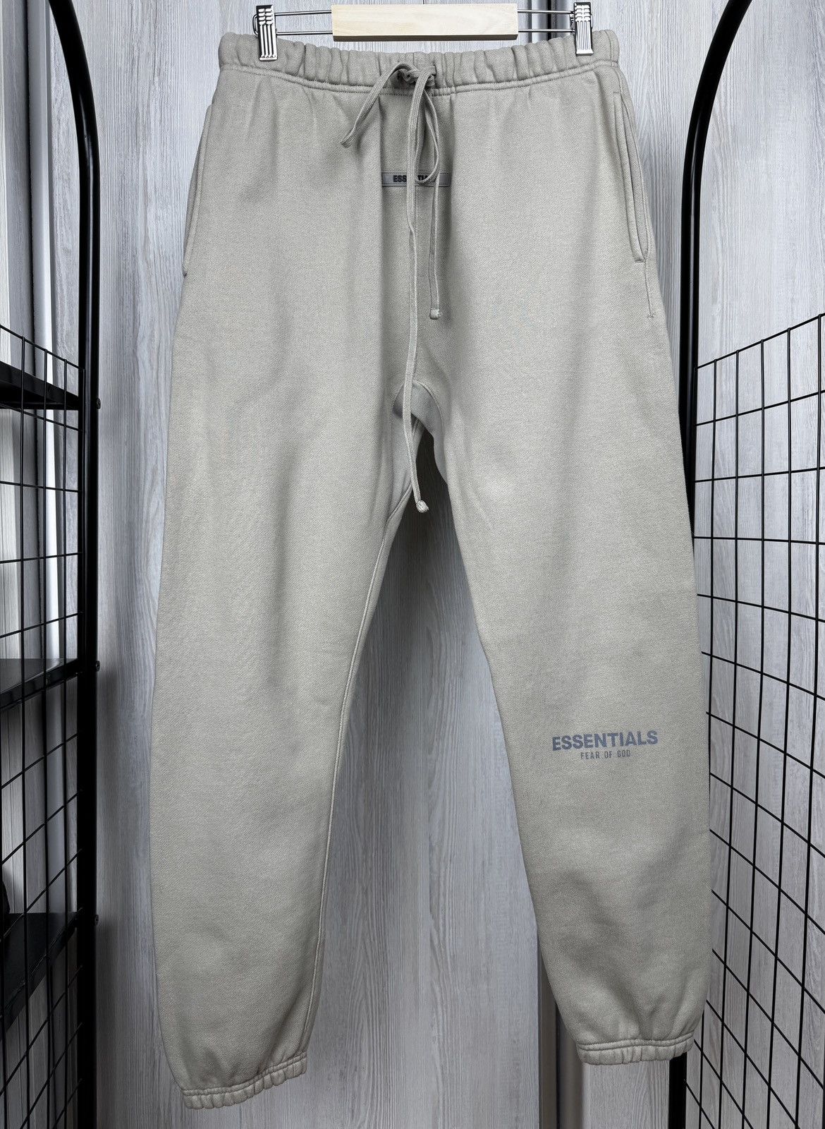 Fear of God Essentials Fear of God beige cotton sweatpants Size US 32 / EU 48 - 2 Thumbnail