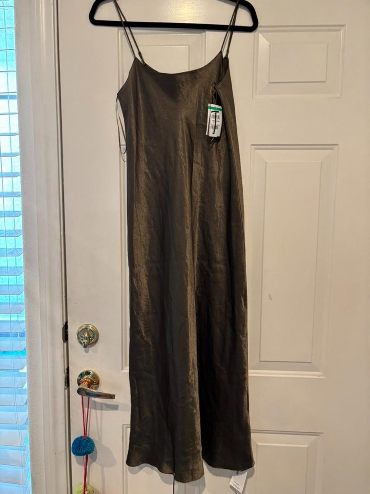 Vince Womens Vince sz S olive green silky dress DAMAGEDHEM #544 Size S / US 4 / IT 40 - 1 Thumbnail