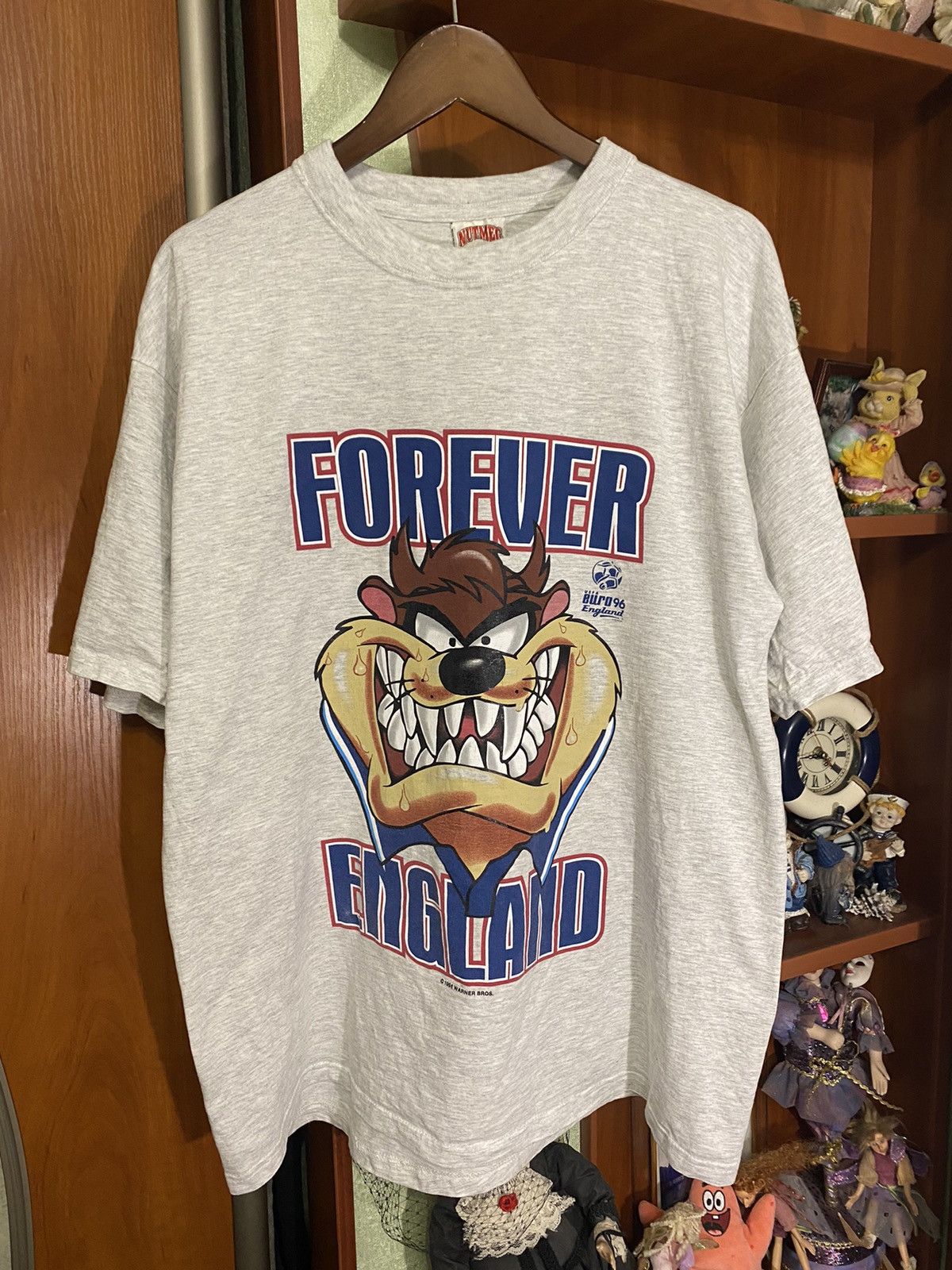 Nutmeg × Vintage Vintage 1996 England Football Euro 96 TAZ T- Shirt Size US XL / EU 56 / 4 - 1 Thumbnail