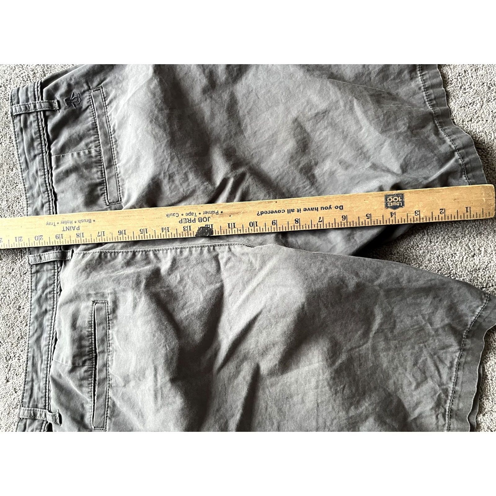 Vintage Penguin by Munsing Wear Chino Shorts Gray Cotton Size 36 Regular Inseam 8" Size US 36 / EU 52 - 5 Thumbnail