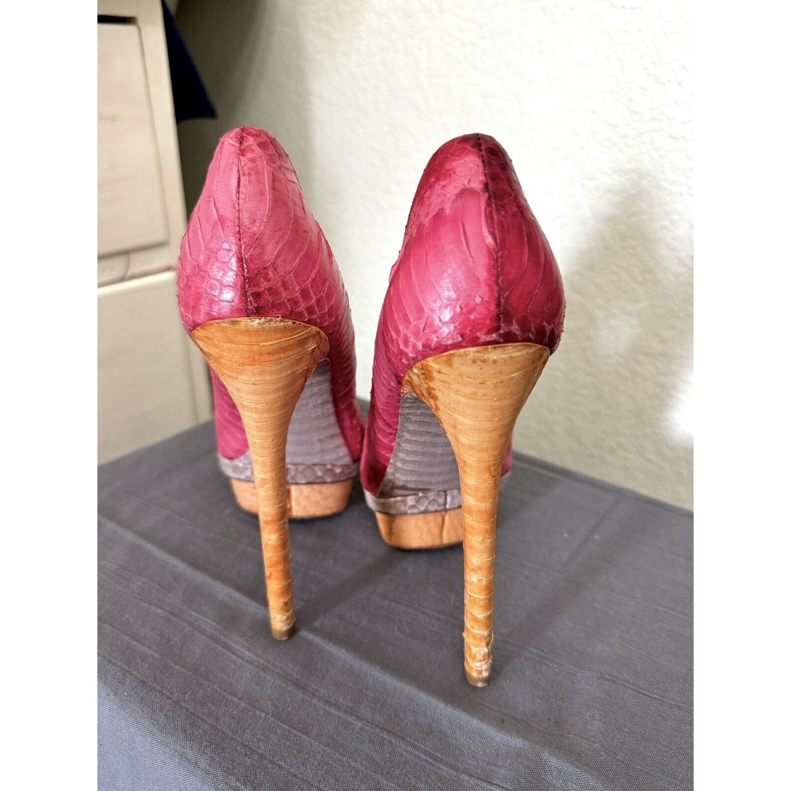 Brian Atwood Brian Atwood Pink Snakeskin Platform Pumps Heels - Size US6 Size US 6 / IT 36 - 5 Thumbnail