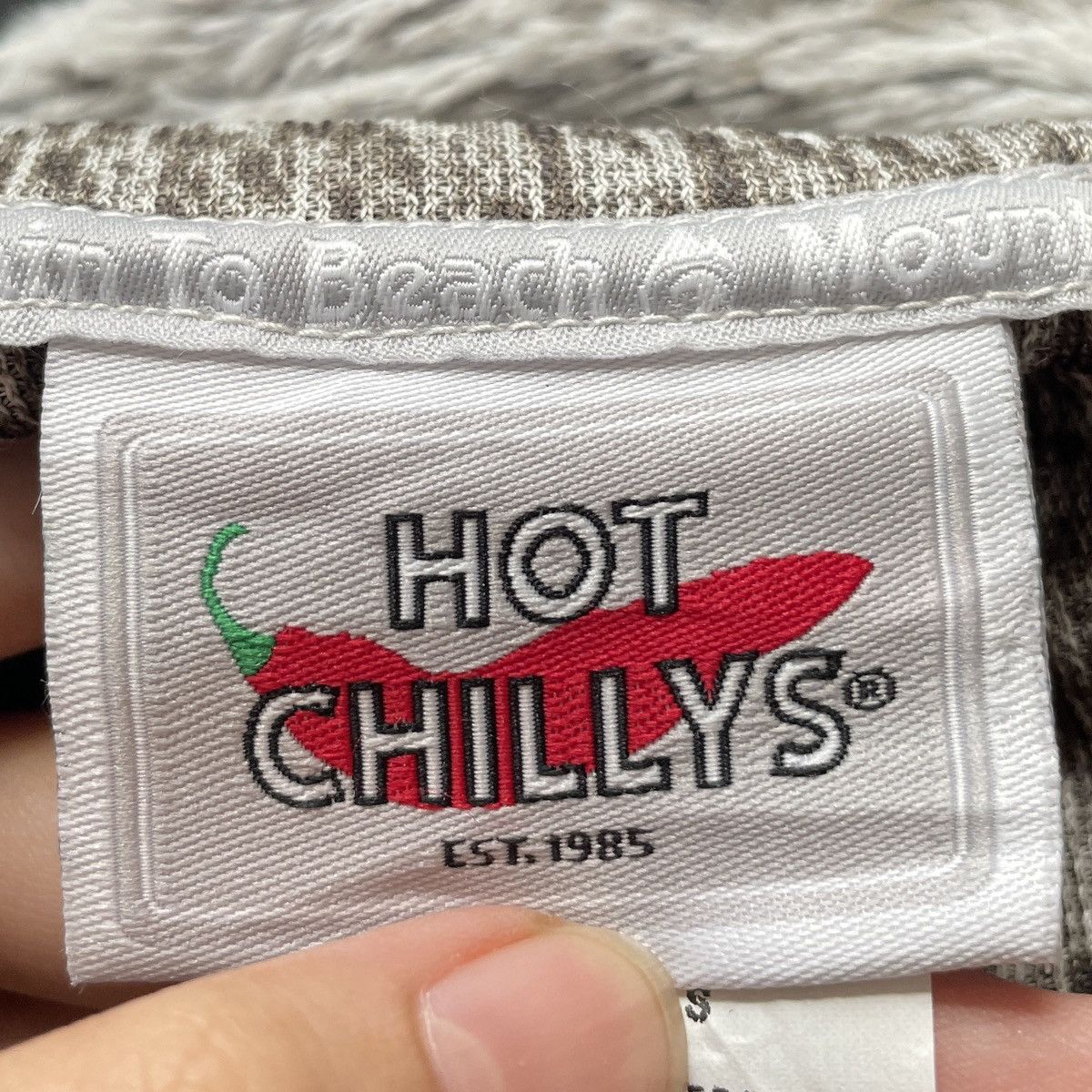 Vintage Vintage Brand Hot Chilys Fur Hoodies 1990s Size US L / EU 52-54 / 3 - 9 Thumbnail
