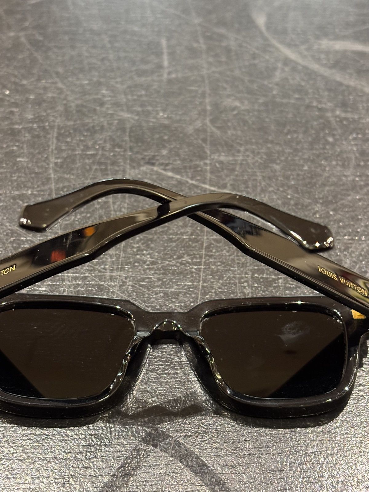 Louis Vuitton Louis Vuitton Escape Square Sunglasses Size ONE SIZE - 6 Thumbnail
