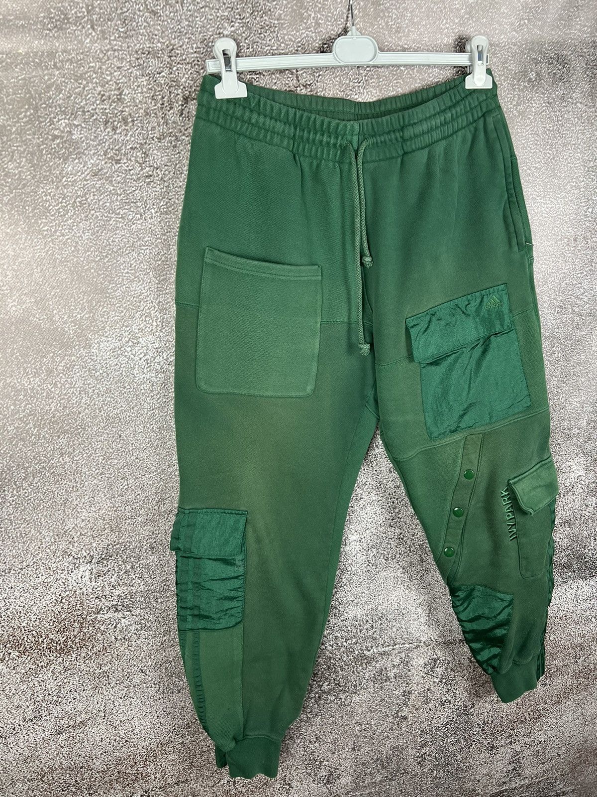Adidas × Ivy Park Adidas x Ivy Park 4all cargo unisex Beyoncé sweat pants y2k Size US 34 / EU 50 - 3 Thumbnail