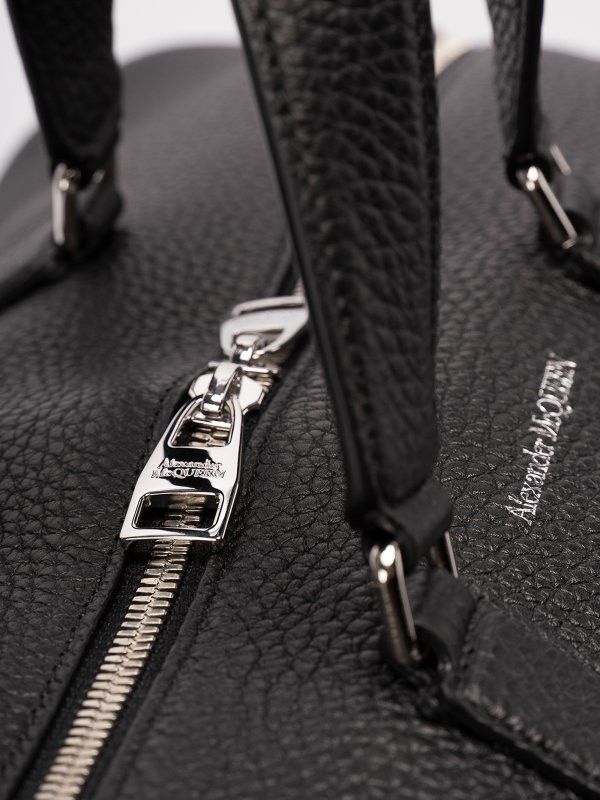 Alexander McQueen o1w1db10725 Size: OS/The Edge Duffle Bag in Black Size ONE SIZE - 4 Thumbnail