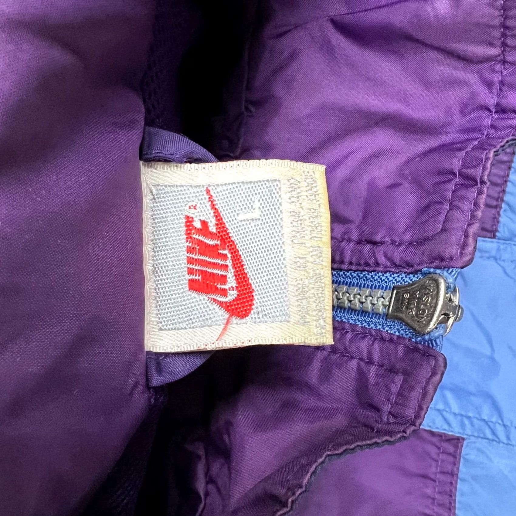 Nike Nike Vintage Nylon Jacket Windbreaker Big Logo Men's L Size US L / EU 52-54 / 3 - 5 Thumbnail