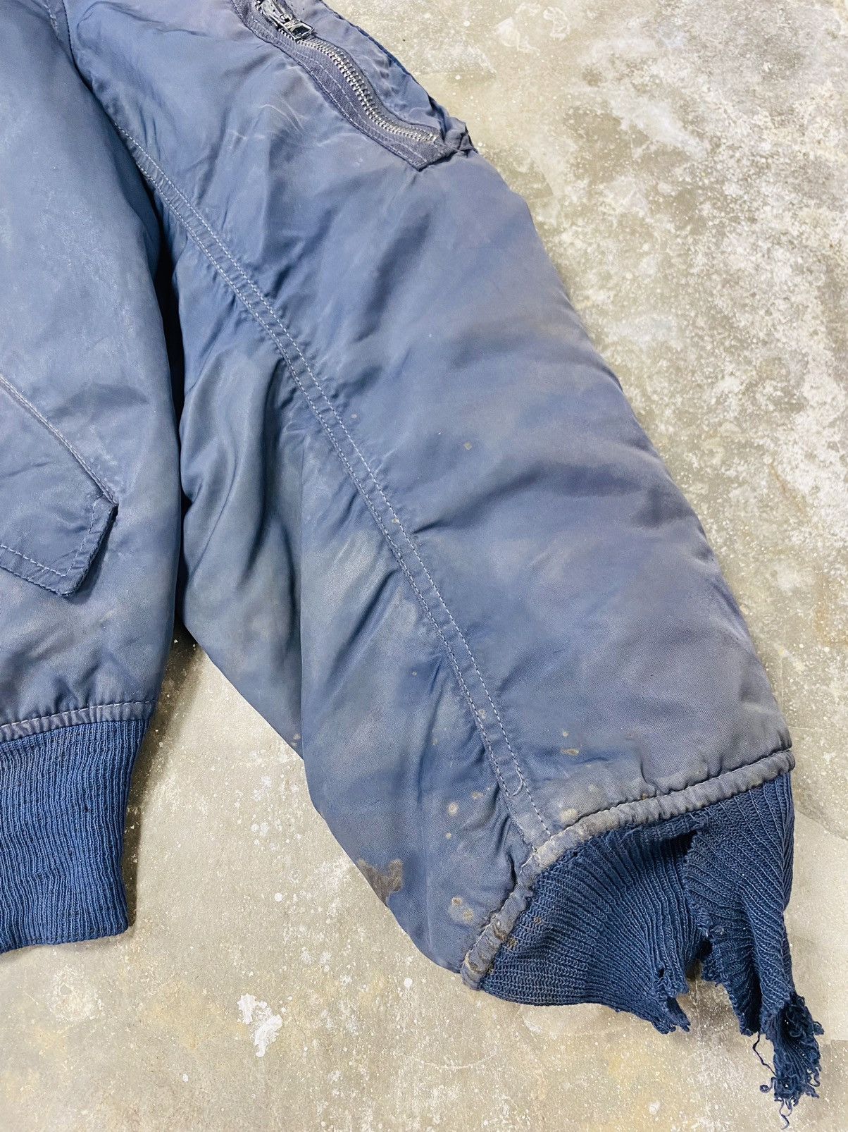 Alpha Industries A08 Vintage Alpha Industies Sunfaded Distressed Bomber Jaket Size US M / EU 48-50 / 2 - 6 Thumbnail