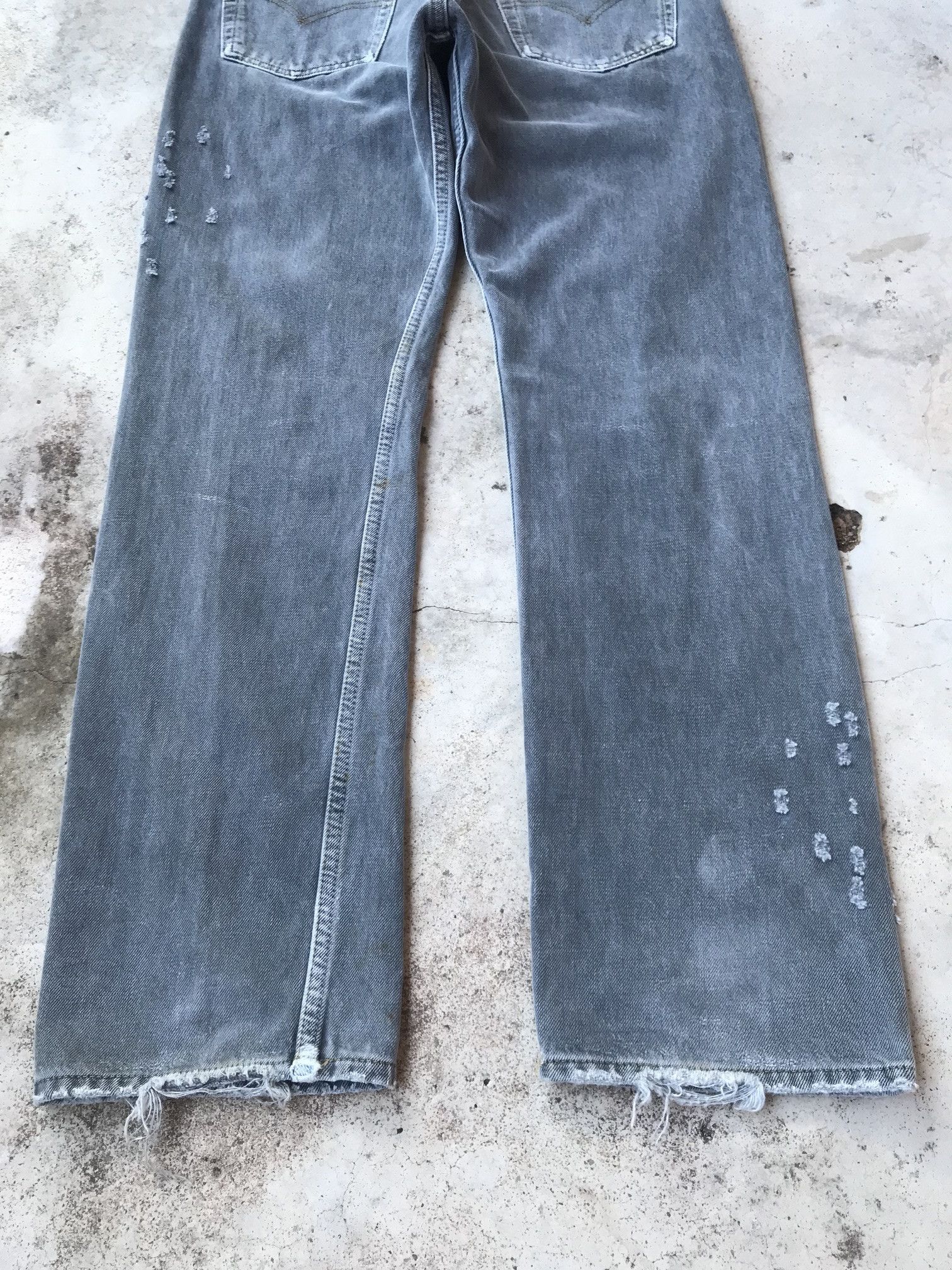 Levi's × Vintage Vintage Levis 501 bulletshoot dirty faded black distressed Size US 29 - 9 Thumbnail