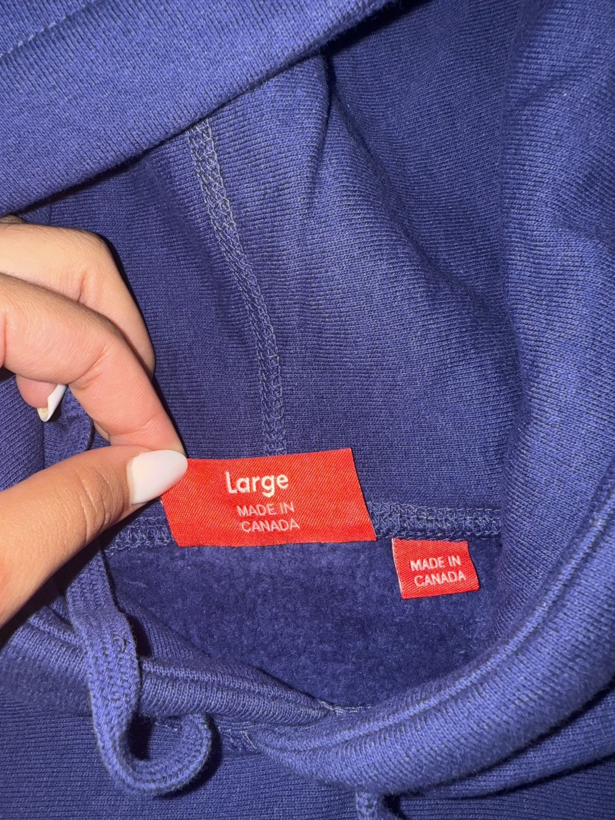 Supreme Supreme x KAWS Chalk Logo in washed navy Size US L / EU 52-54 / 3 - 3 Thumbnail
