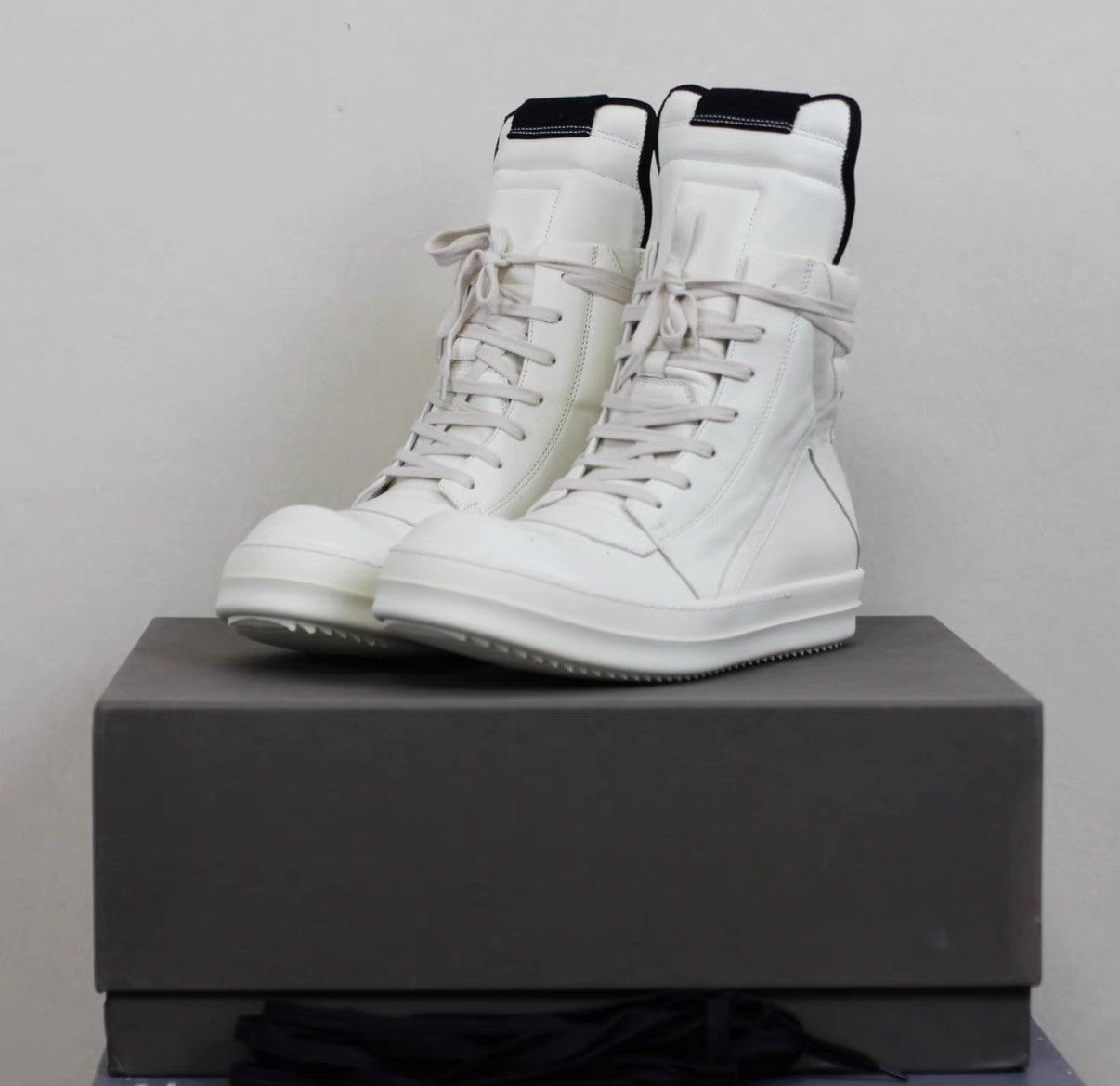 Rick Owens Rick Owens 15FW Milk/Off-White Leather Geobasket Sneakers Size US 8 / EU 41 - 2 Thumbnail