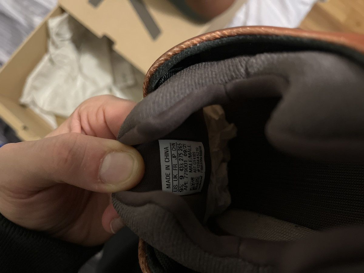 Adidas × Yeezy Yeezy 700 V3 copper fade Size US 9.5 / EU 42-43 - 6 Thumbnail