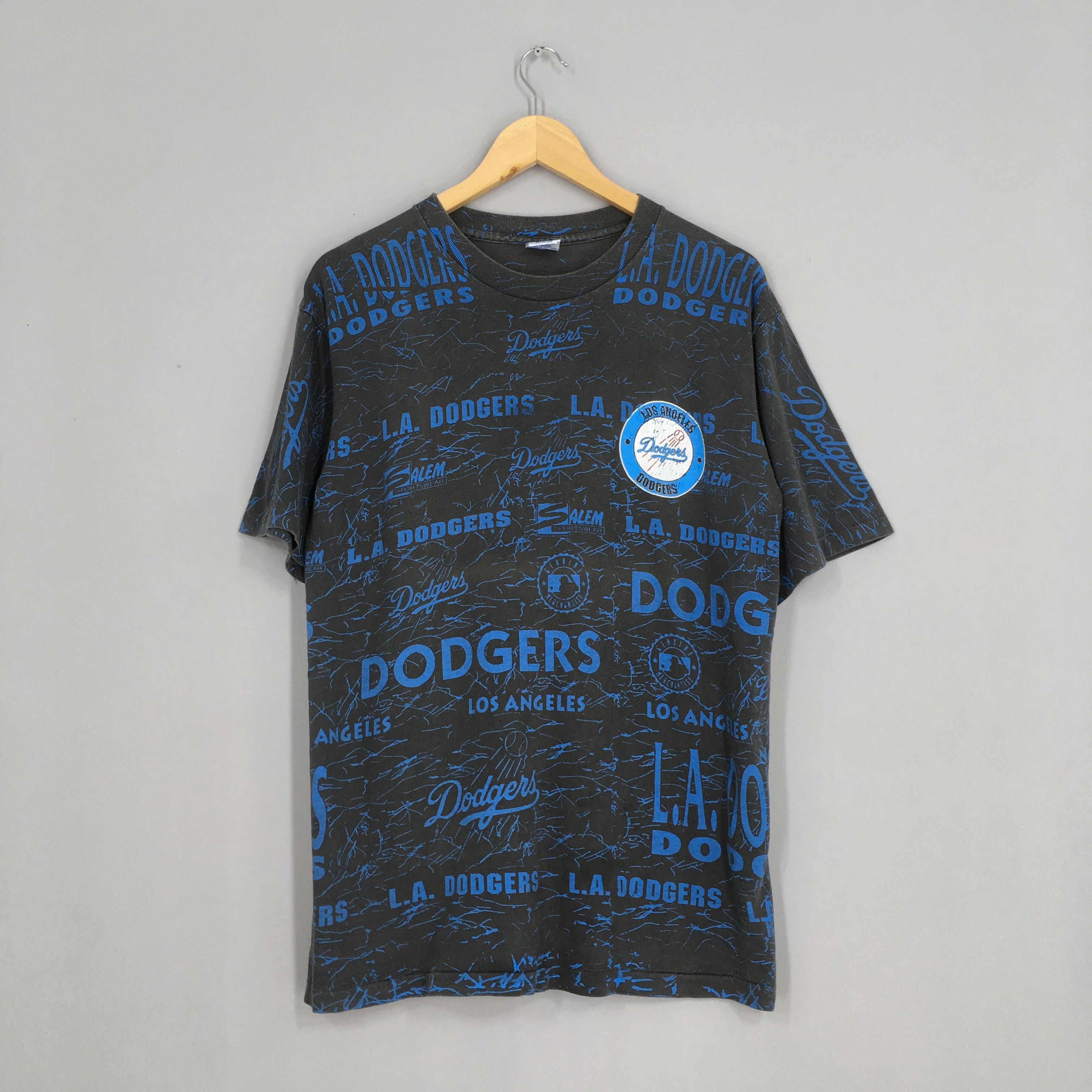 image of Vintage 90's Los Angeles Dodgers Baseball Tshirt Large in Blue, Men's