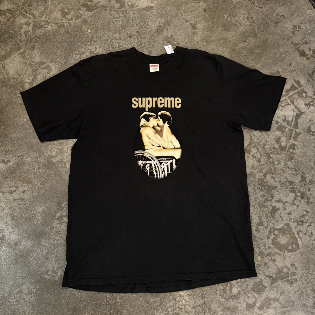 Supreme Supreme Kissing Tee Size US L / EU 52-54 / 3 - 1 Thumbnail