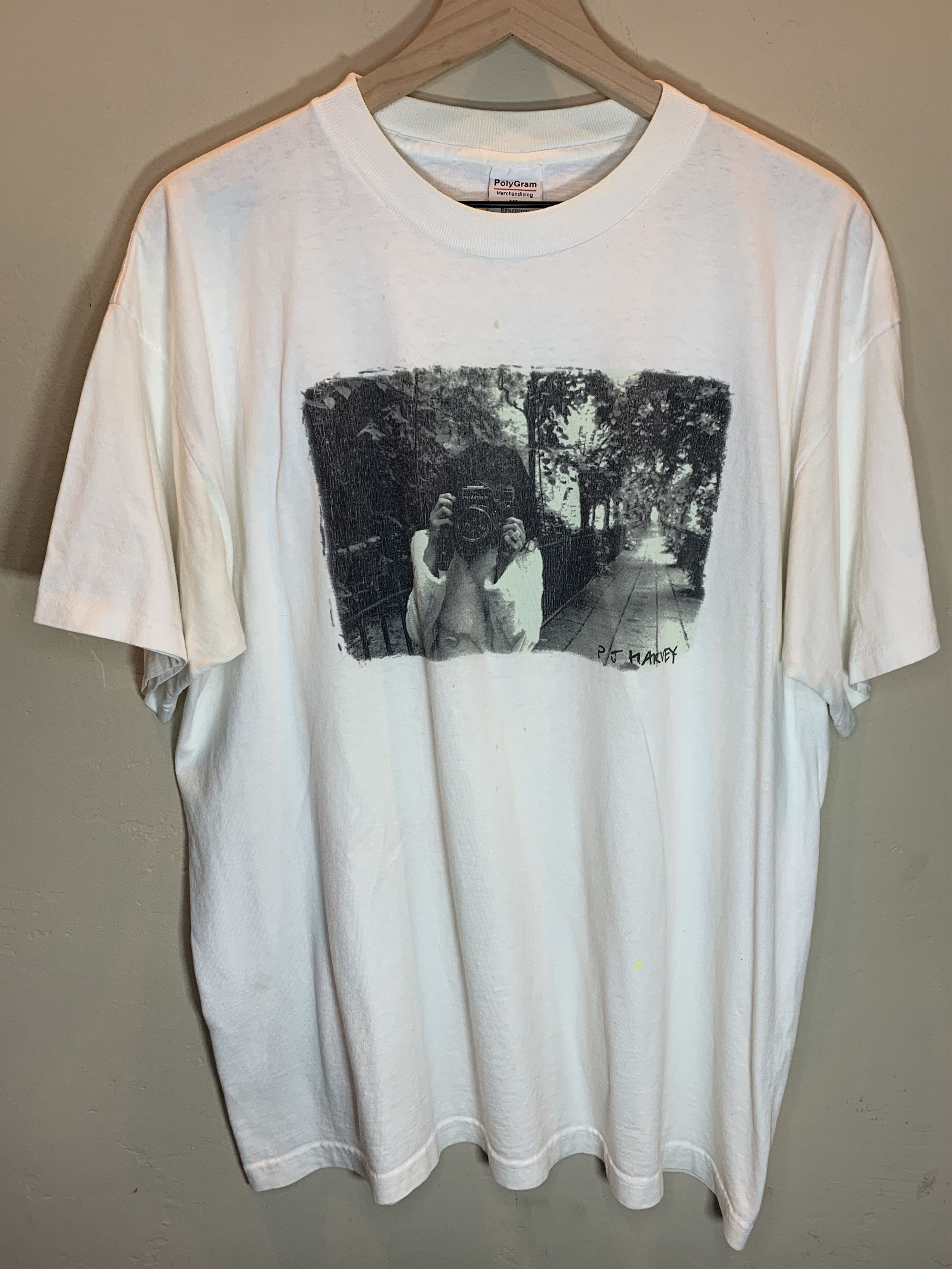 Band Tees *RARE* Vintage 90’s PJ Harvey Tour Single Stitch T-Shirt Size US XL / EU 56 / 4 - 1 Thumbnail